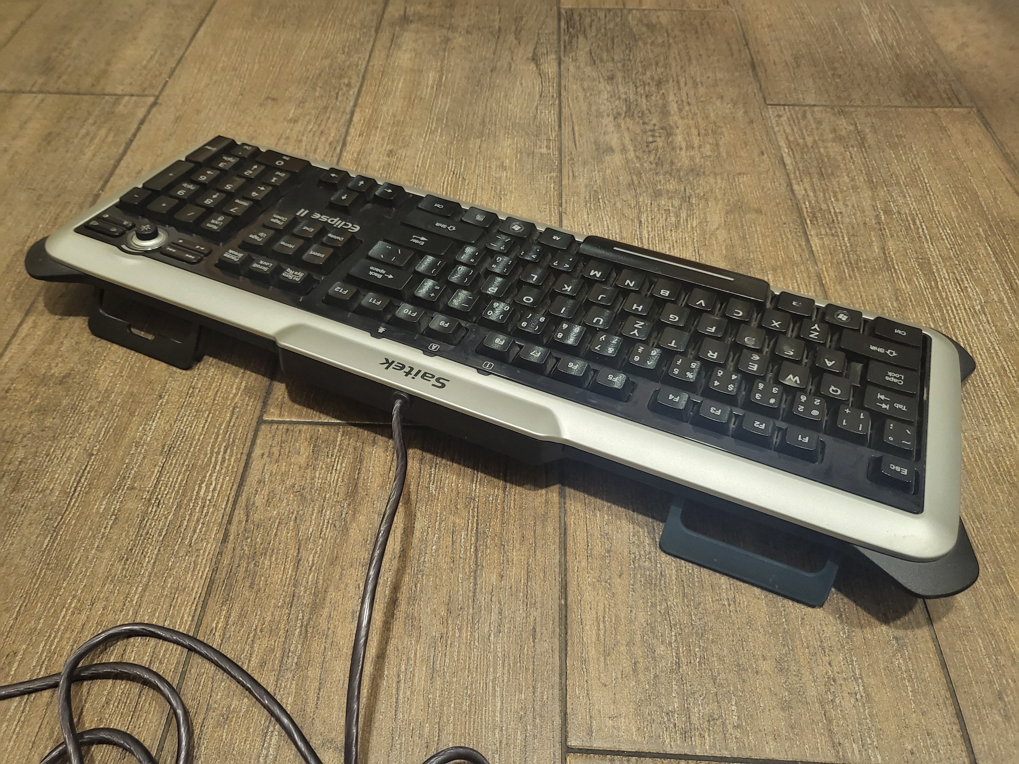 SAITEK ECLIPSE II keyboard leg