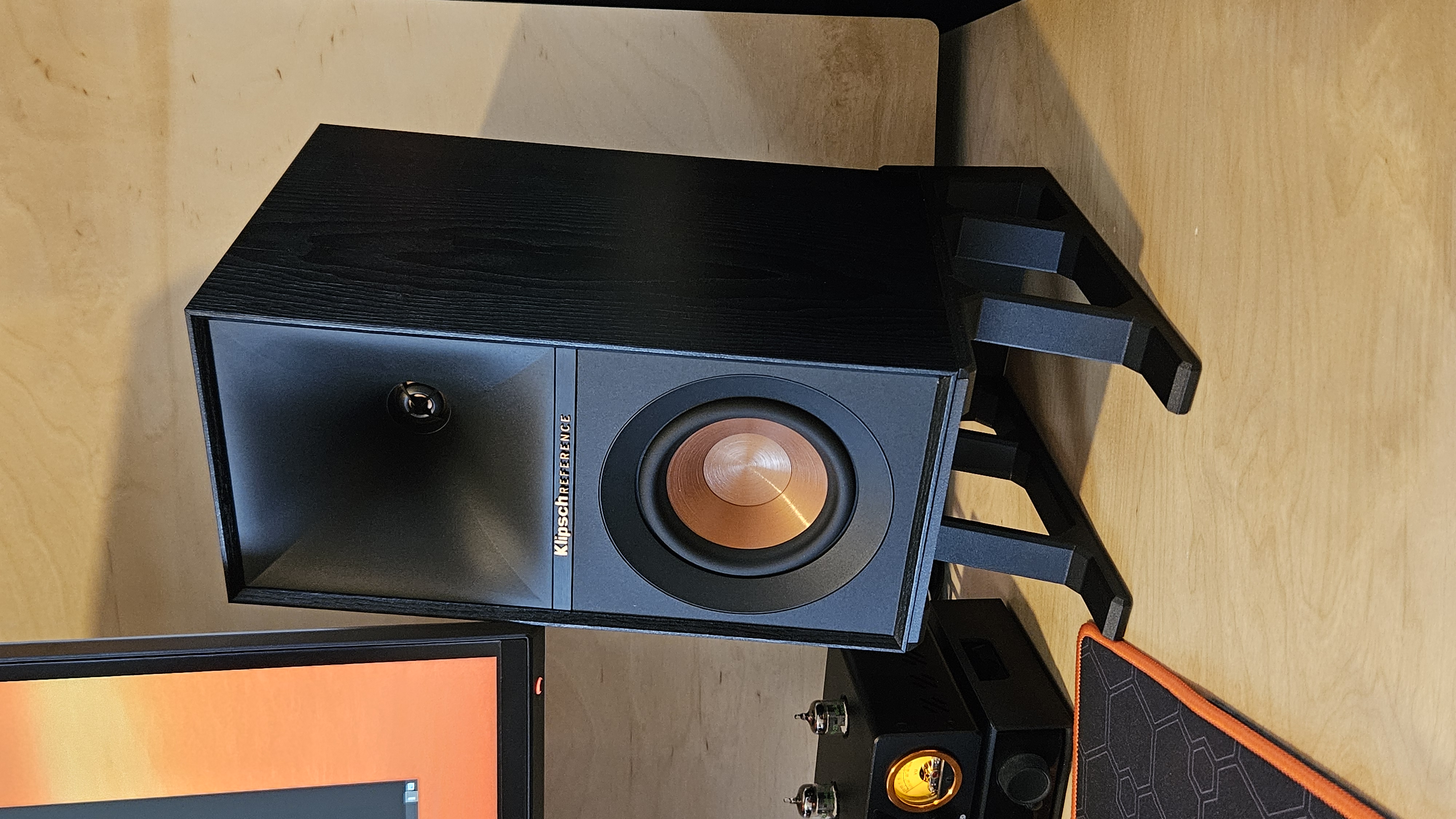 Desk Stand for Klipsch R-40M