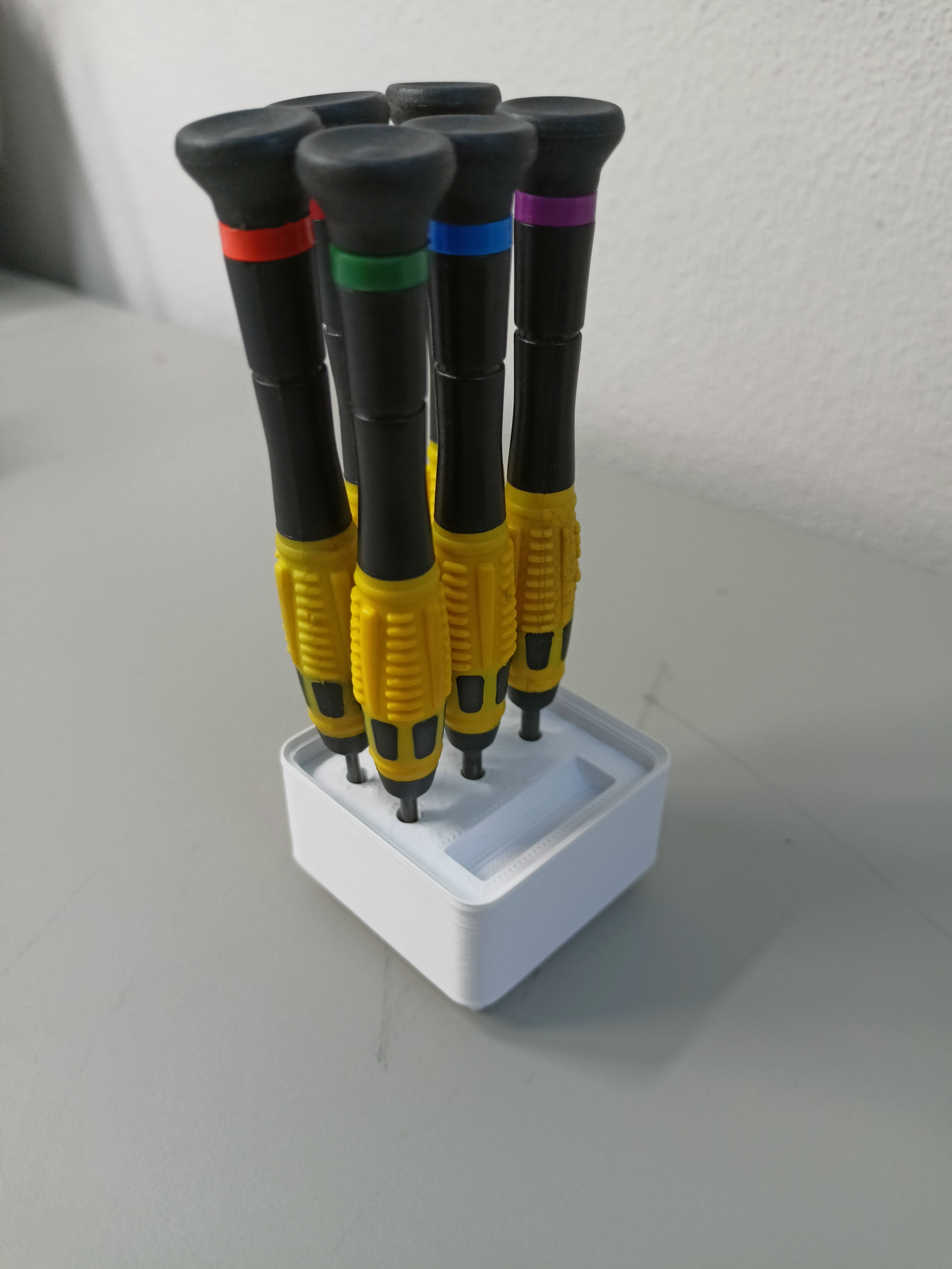 Miniatura 2 do modelo 3D Gridfinity Small Screwdriver Holder