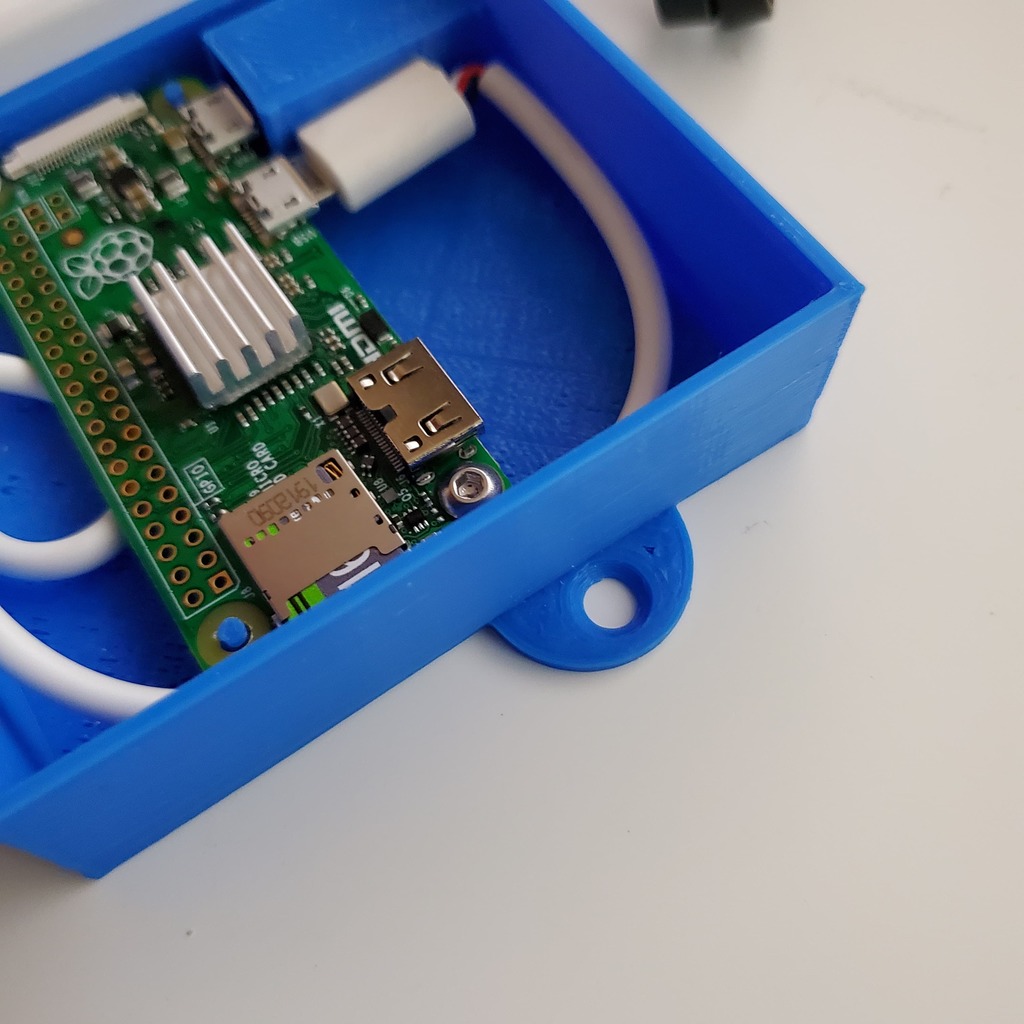Miniatura 5 do modelo 3D Simple Raspberry Pi Zero case (Ethernet Adapter)
