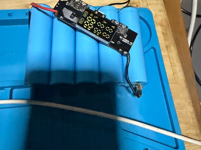 High-Capacity 20x18650 Power Bank Case - DIY