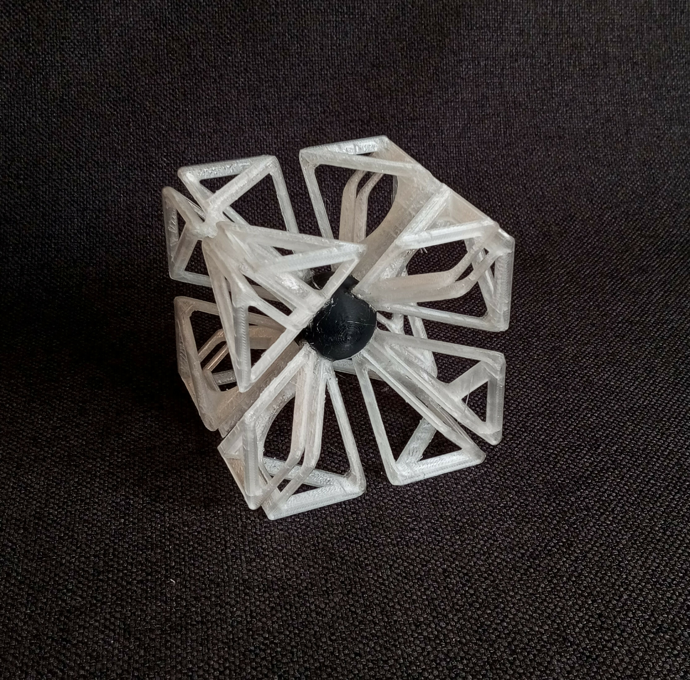 CUBE A MONTER
