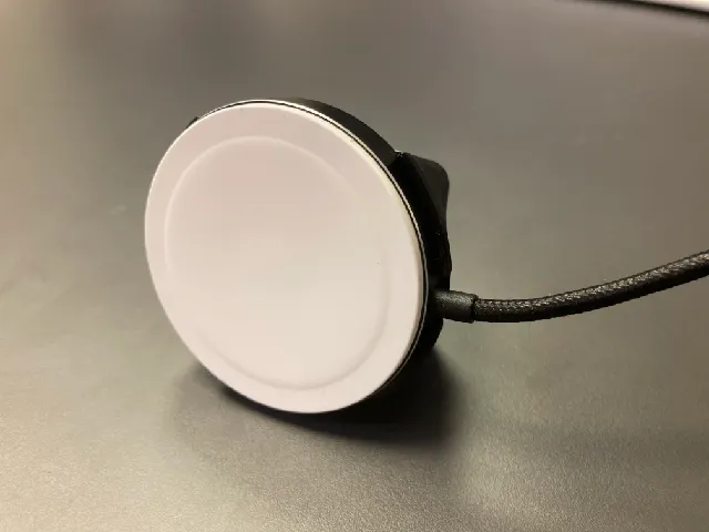 iPhone MagSafe stand (AlzaPower)
