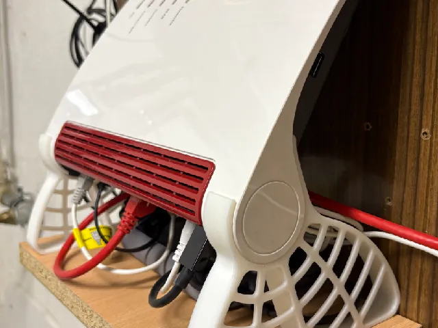 FritzBox 7590 Stand (Ständer)