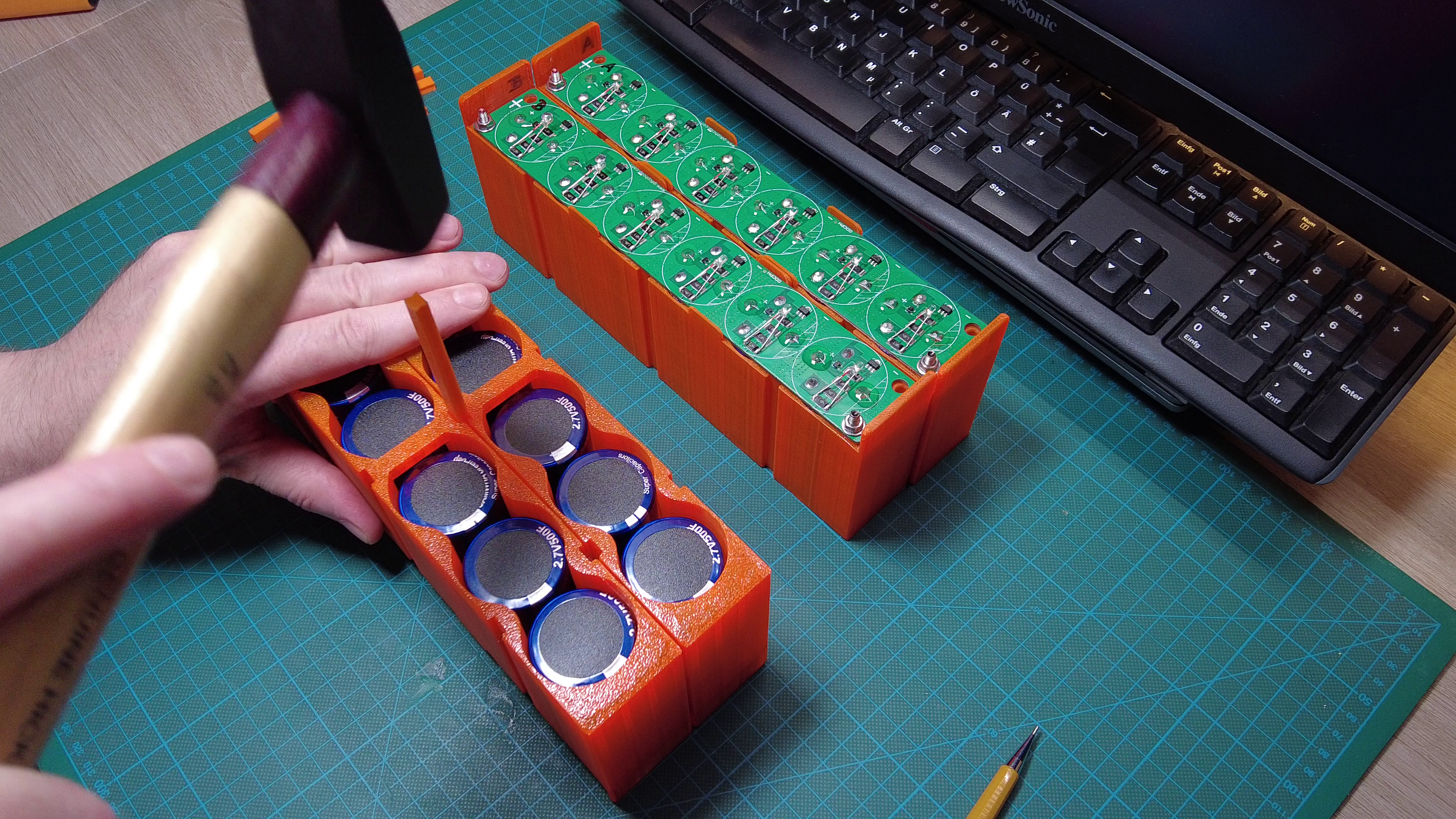 Stackable Supercaps Holder — thumbnail 3