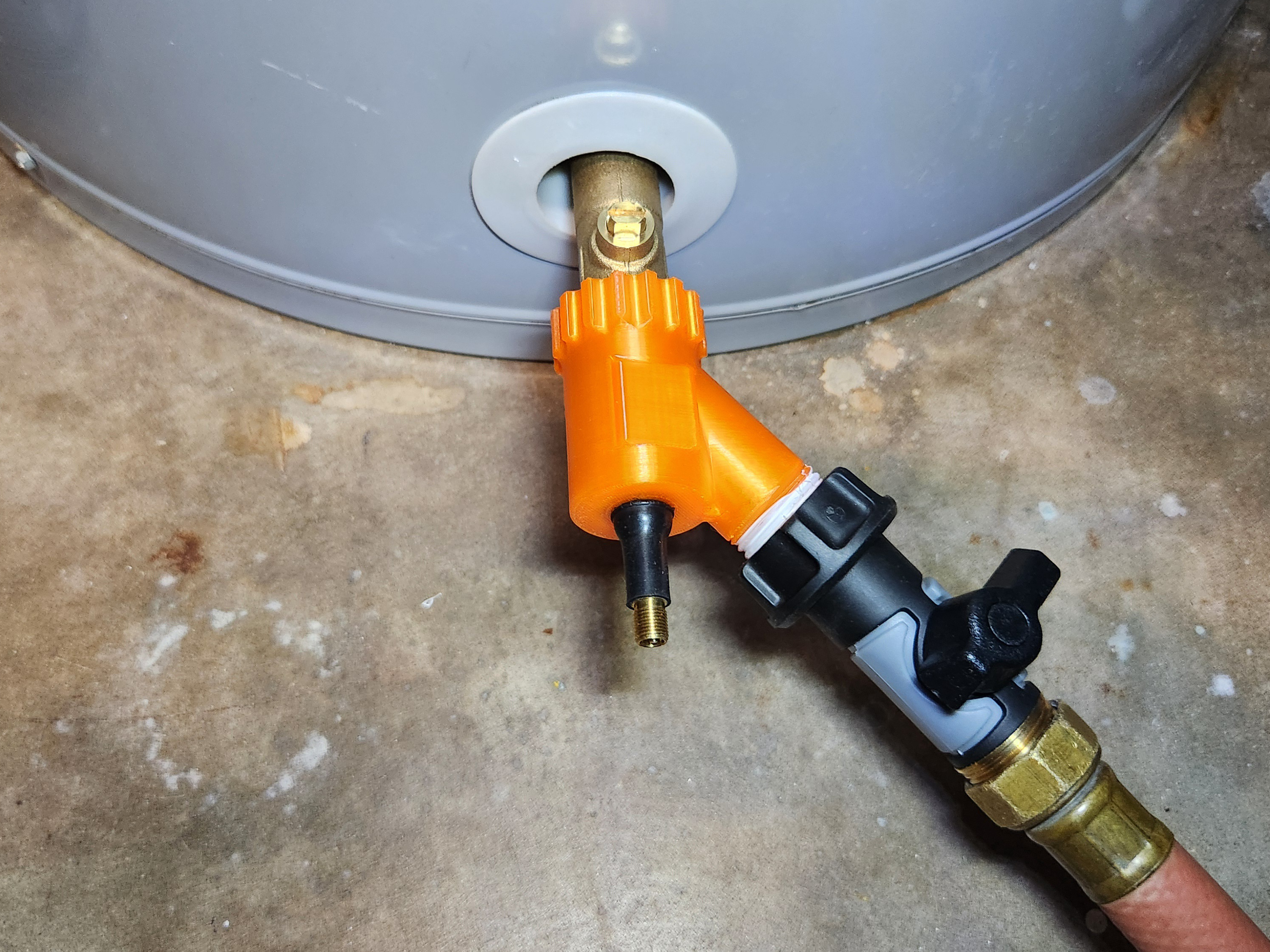 PNEUMATIC WATER HEATER SEDIMENT CLEANER