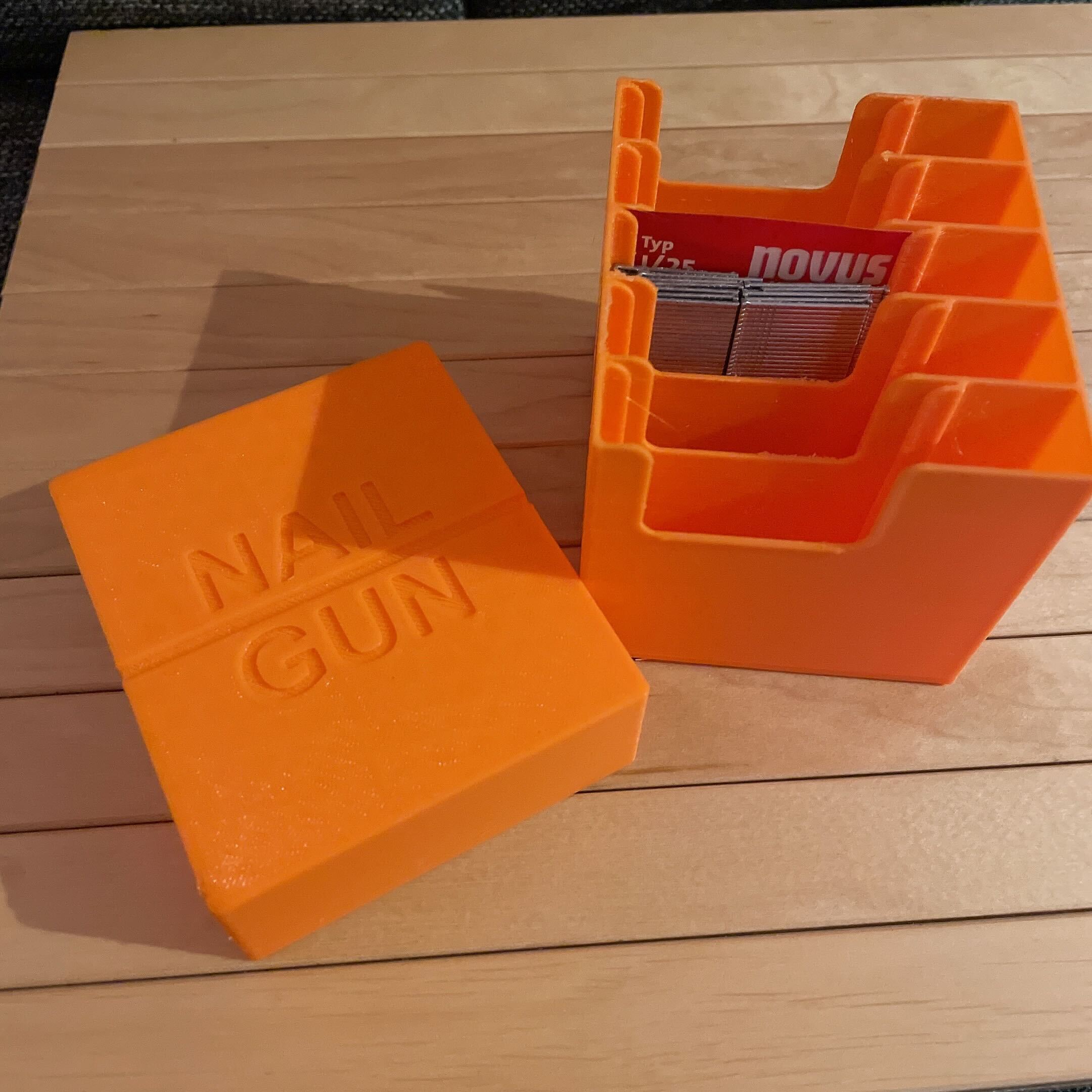 Nailgun / Stapler nails storage box