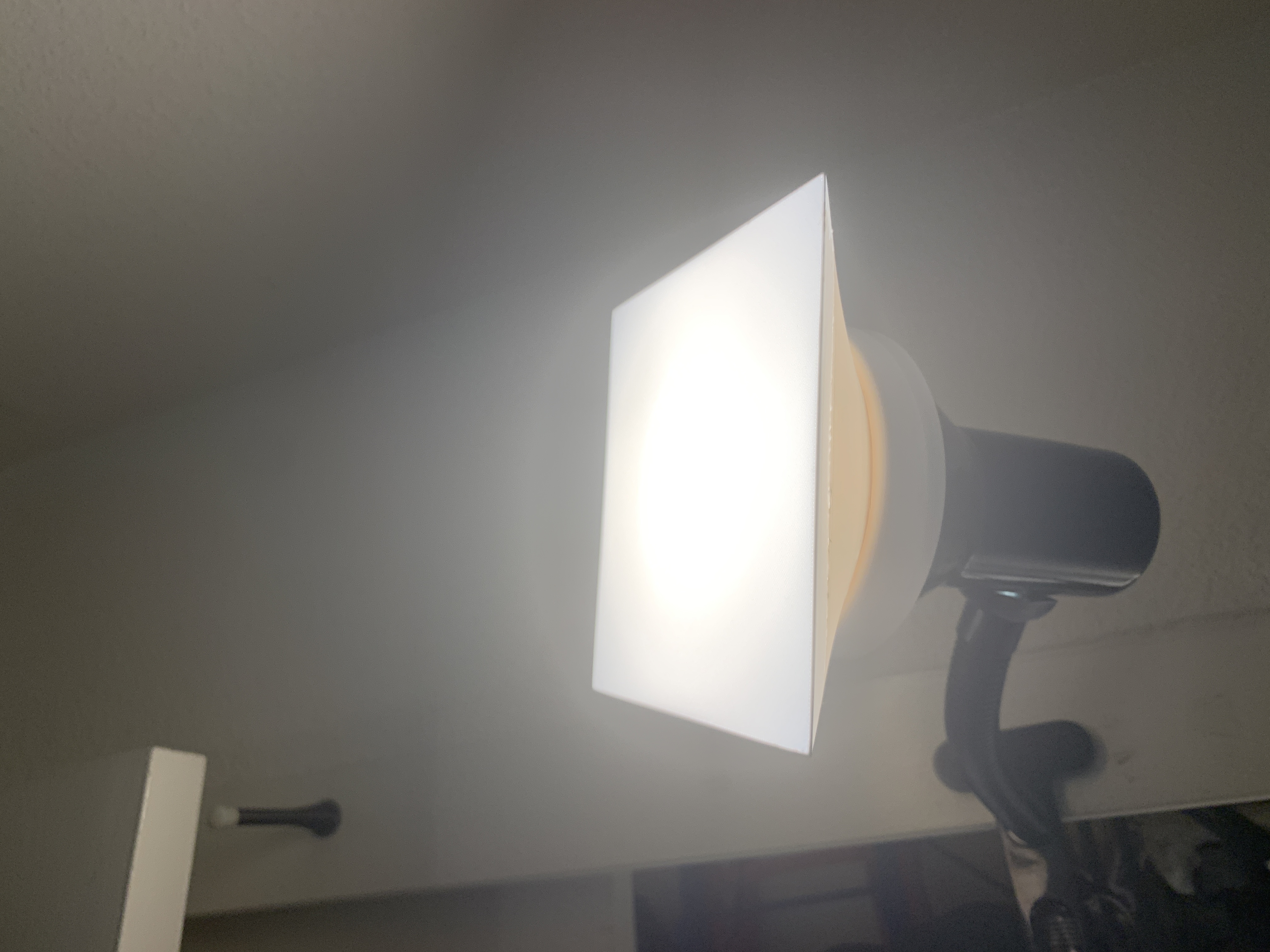 Miniatura 2 do modelo 3D Lamp Light Defuser