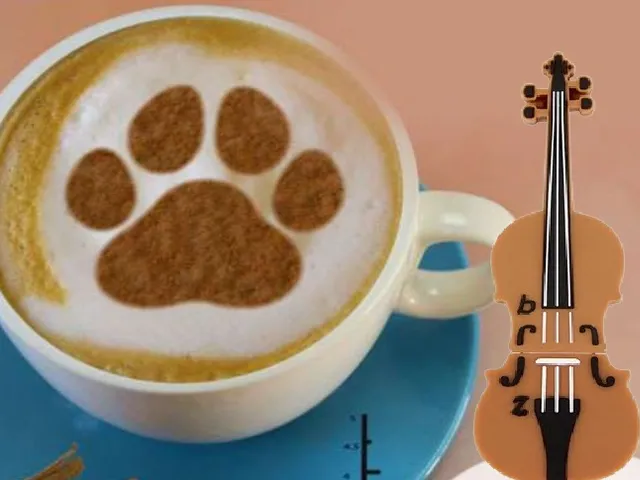 CAT FOOT coffee stencil