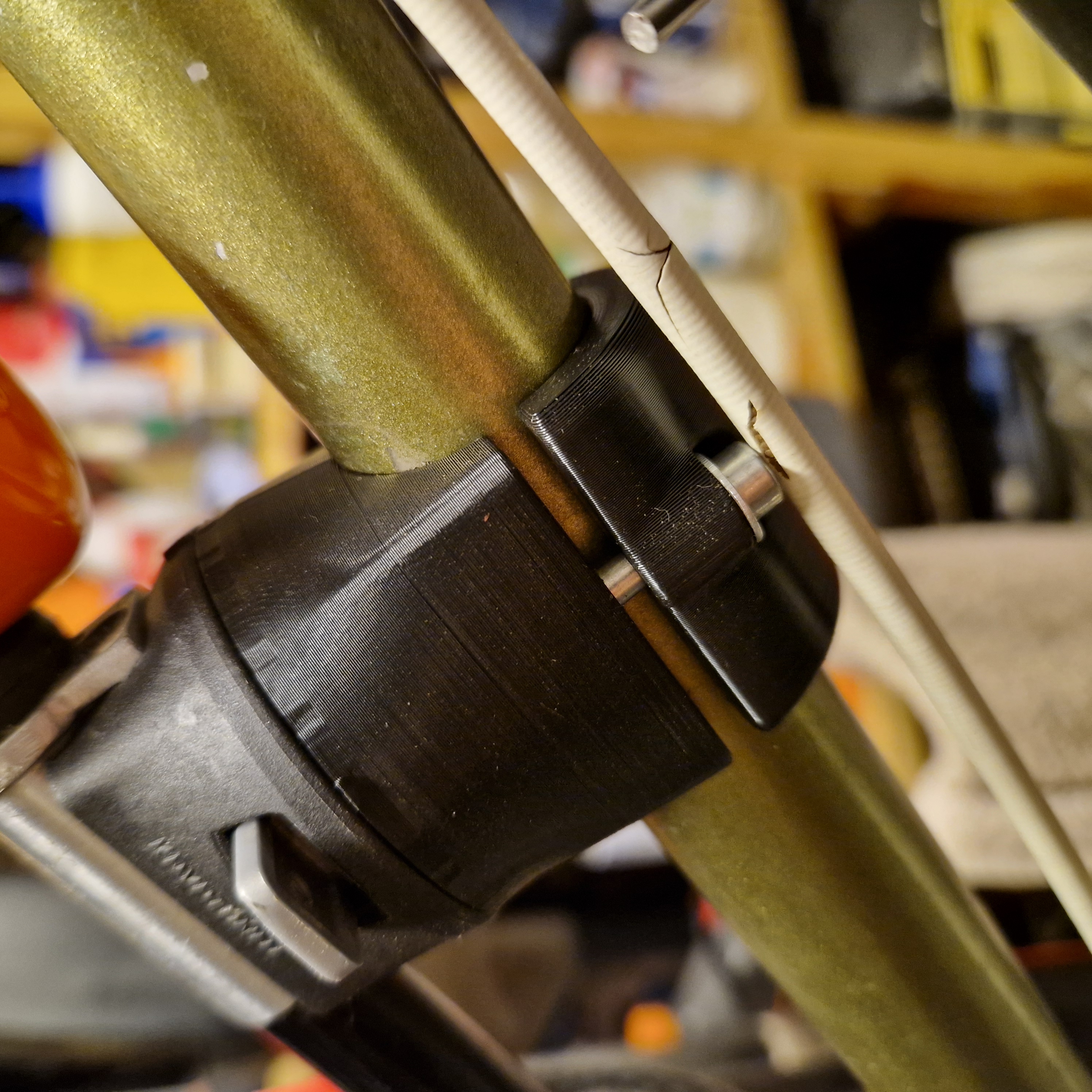 Kryptonite lock mount on 28 mm tube