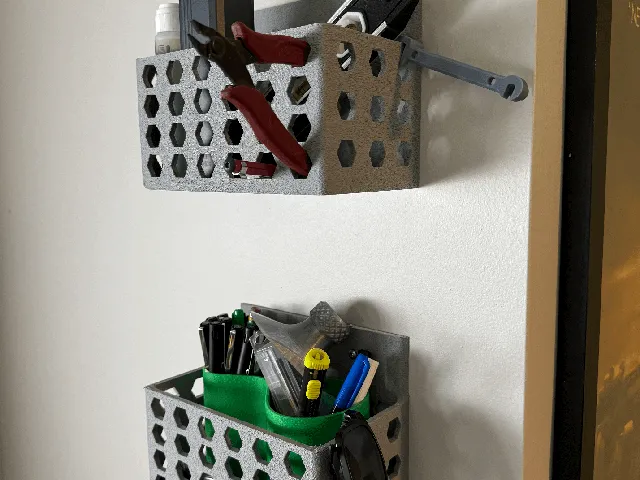 Wall mounted storage cubby