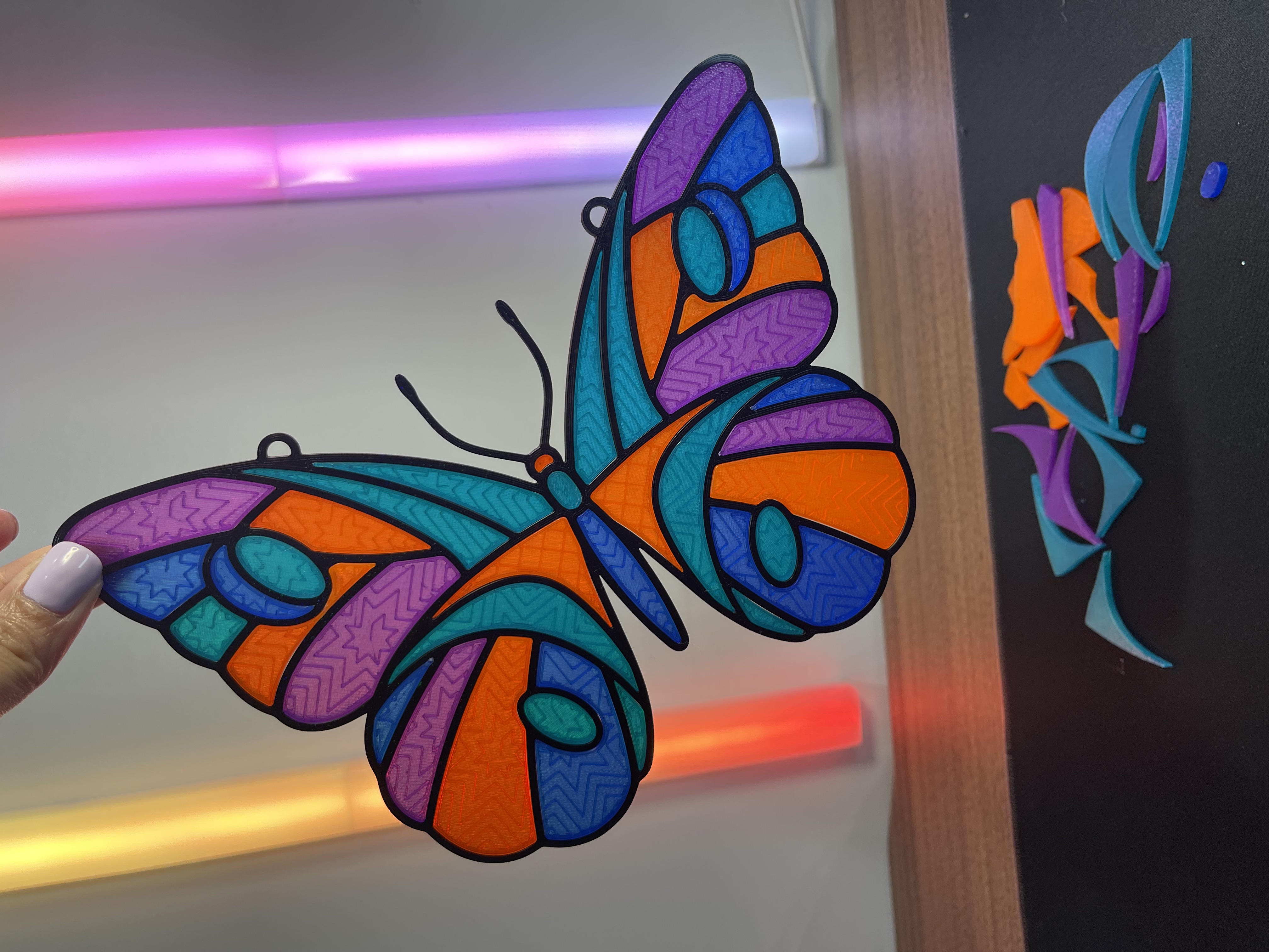 Butterfly Suncatcher V2 – Puzzle Snap-Fit Window Art