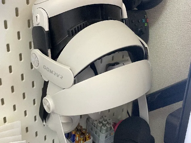 simple Quest 3 mount for skadis (pegboard)