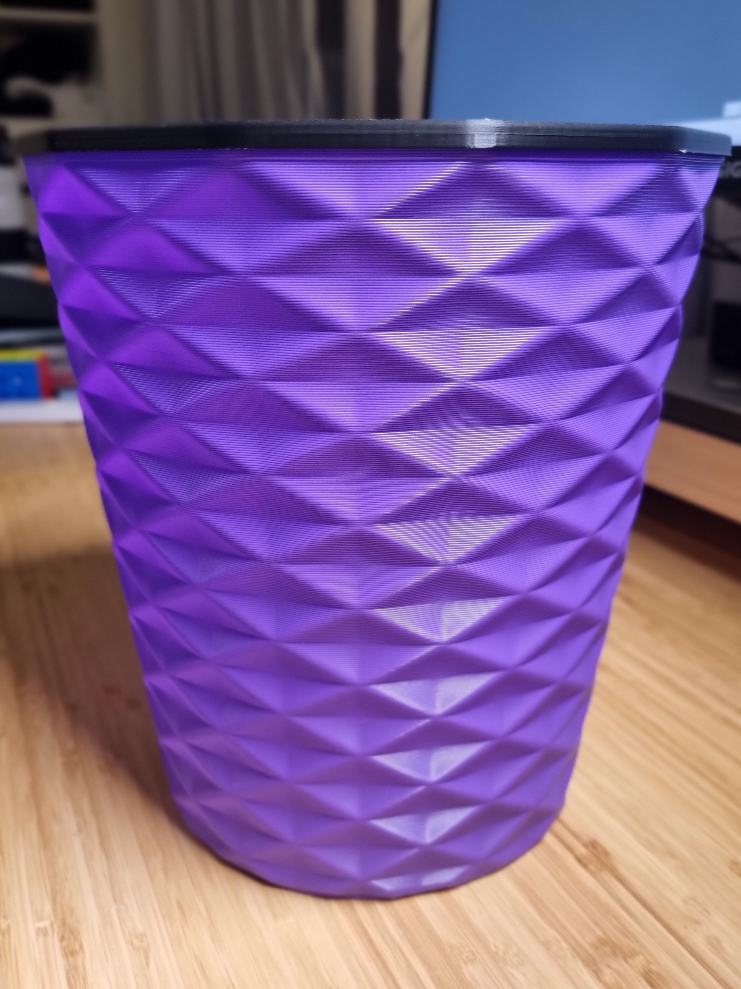 Strong Geometric Vase mode bin/trash can (bottom fixed)