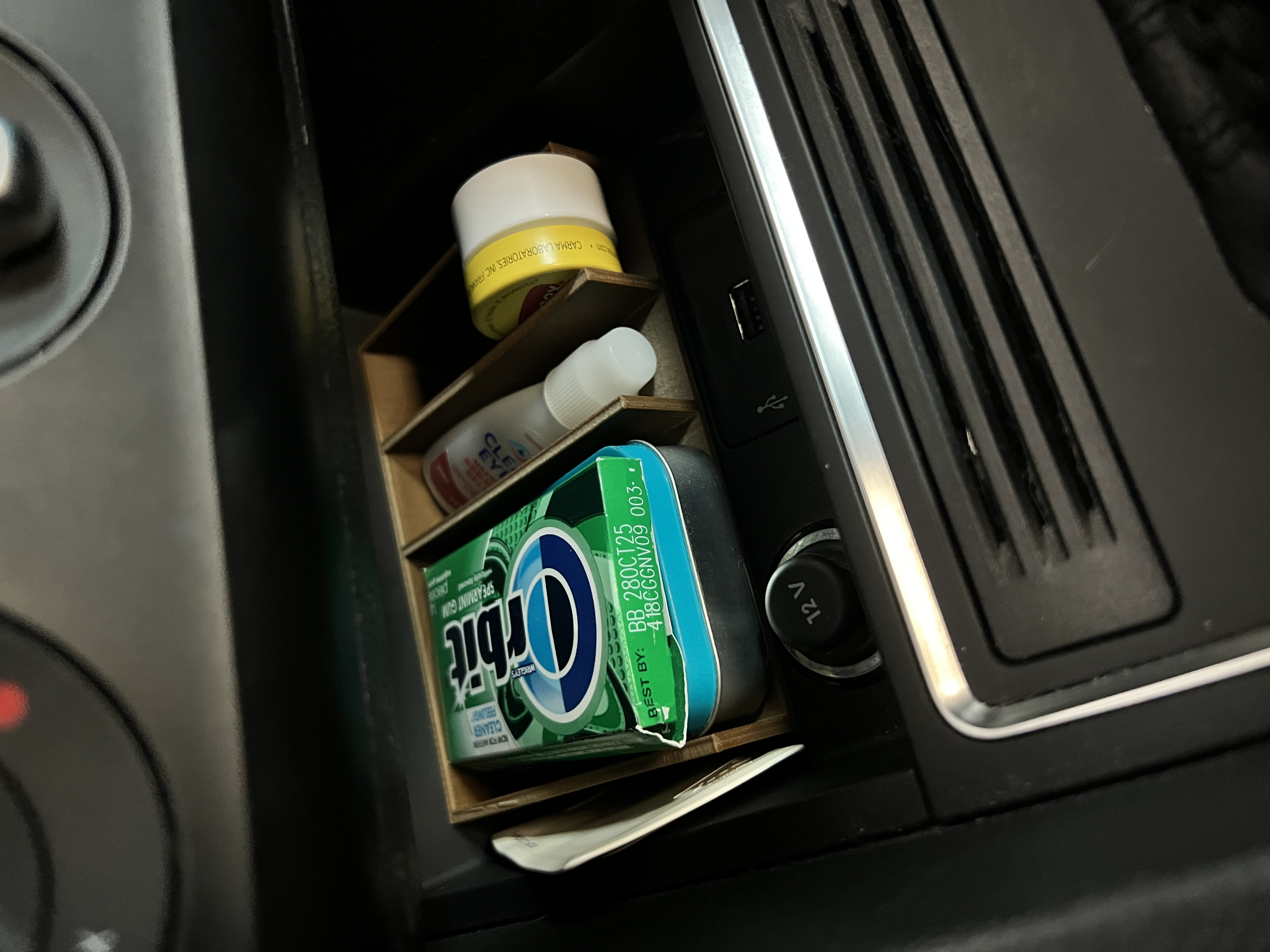VW Jetta '17 Cubby Organizer