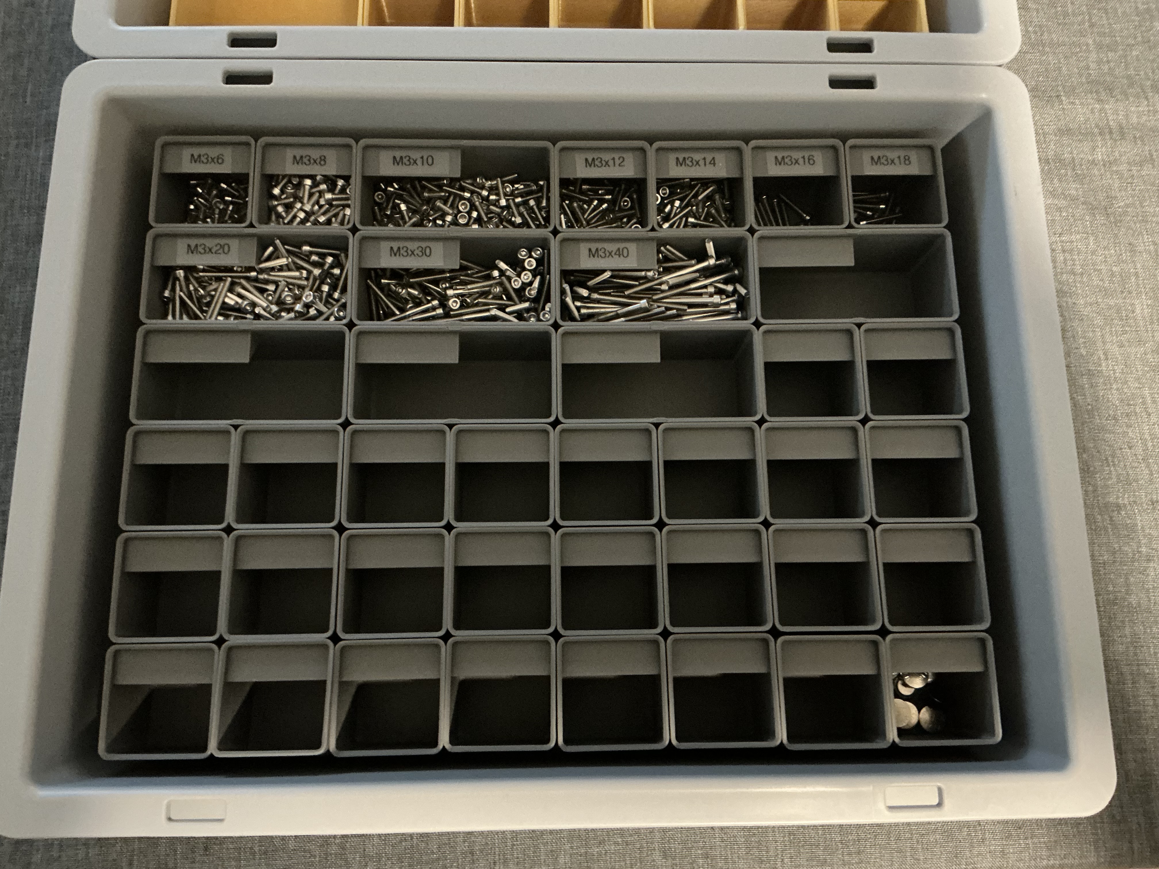 Gridfinity base + boxes for aidB Eurobox 400x300 x 120&75mm