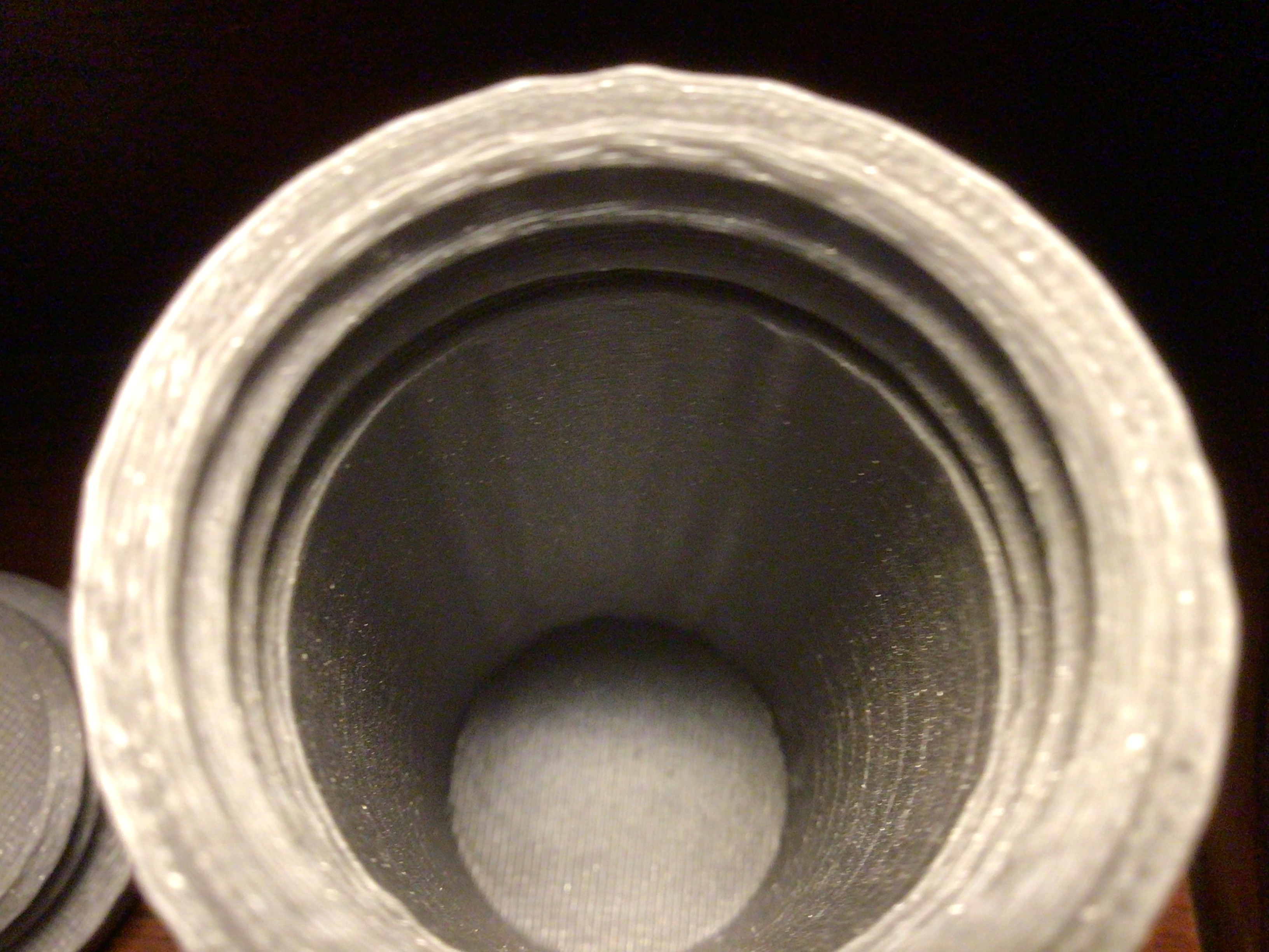 Miniatura 2 do modelo 3D knurled container