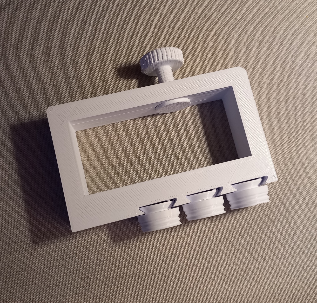 Underware - Power Strip Screw Clamps - closed