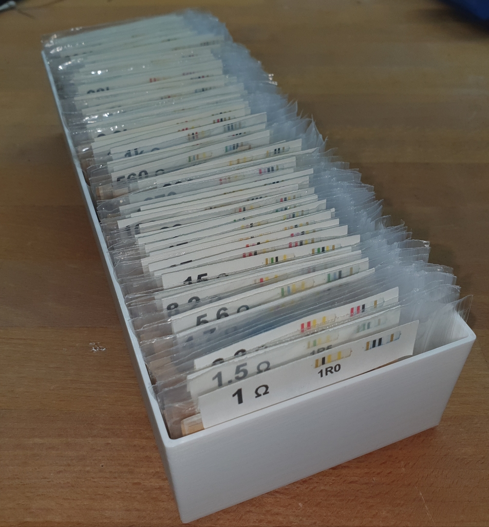 Miniatura 2 do modelo 3D Resistor Box