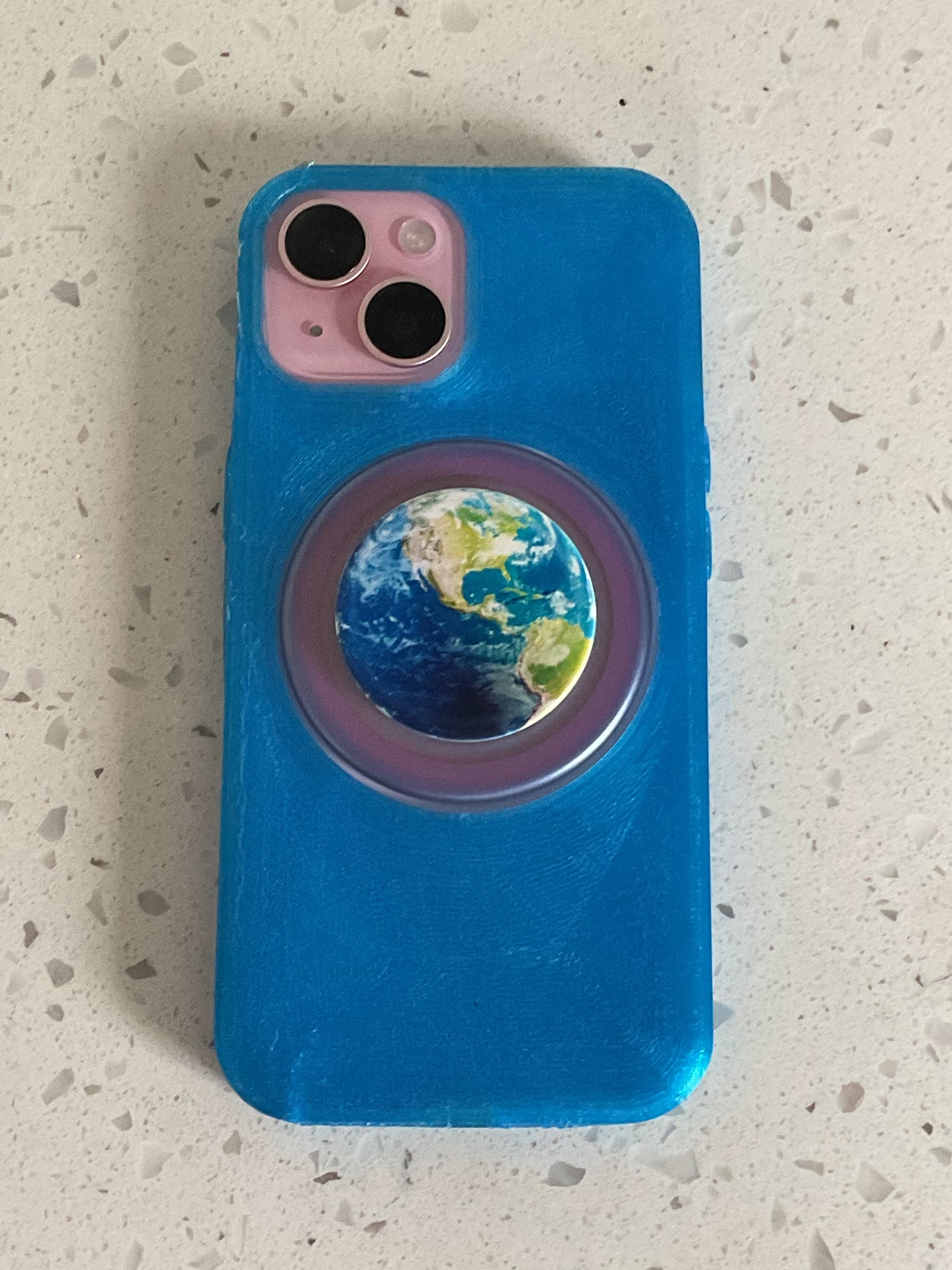 iPhone 15 case with MagSafe hole