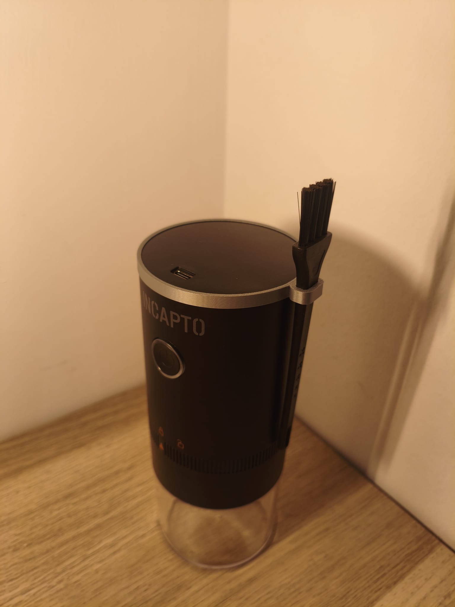 INCAPTO Zync Coffee grinder brush holder