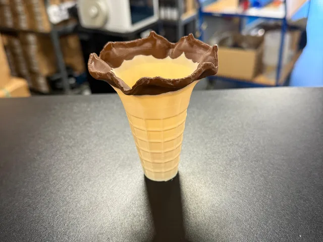 Kornout – Scanned waffle cone with chocolate-style rim