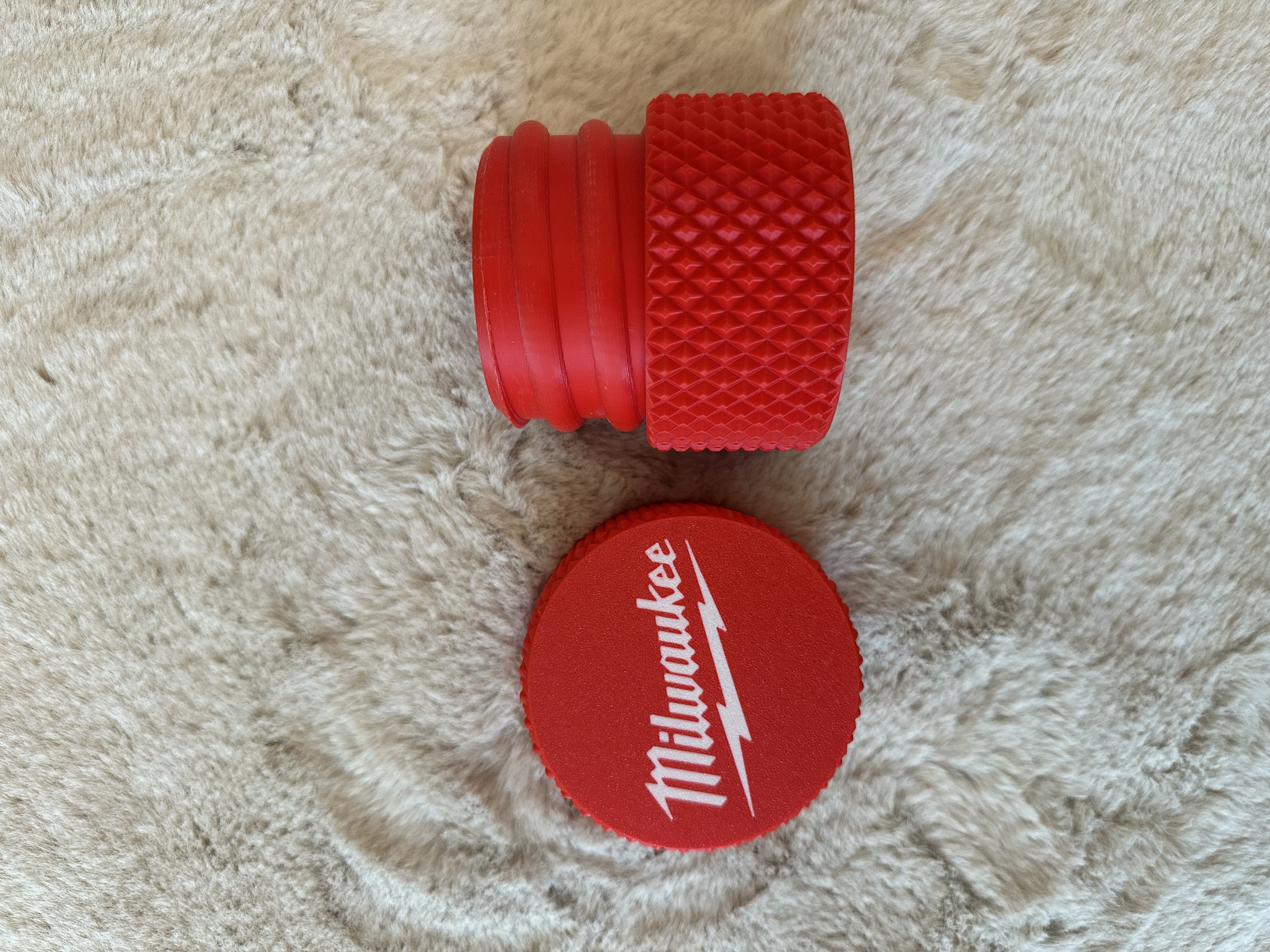 Miniatura 12 do modelo 3D Milwaukee Threaded Container