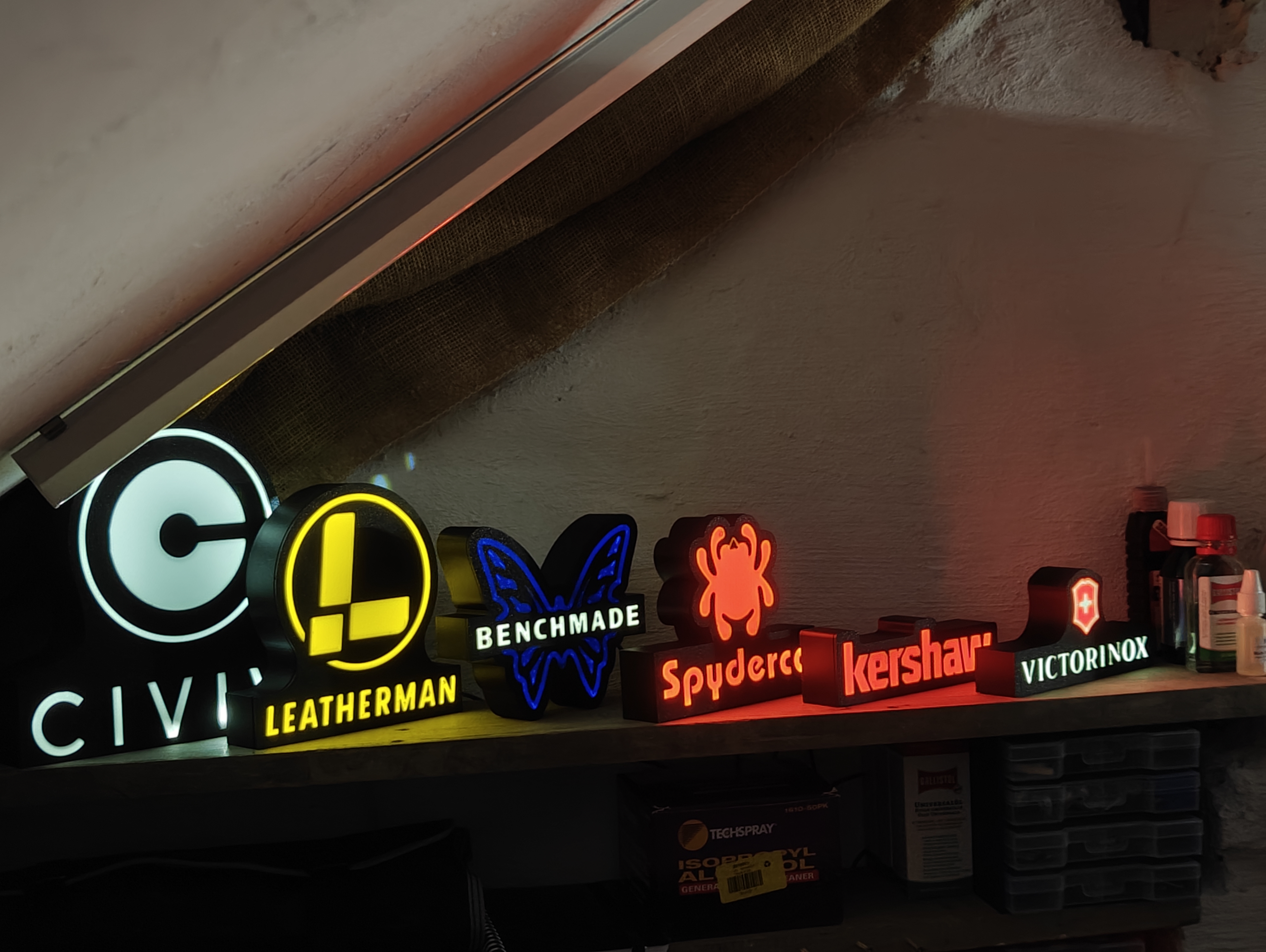 Miniatura 3 do modelo 3D Benchmade Lightbox