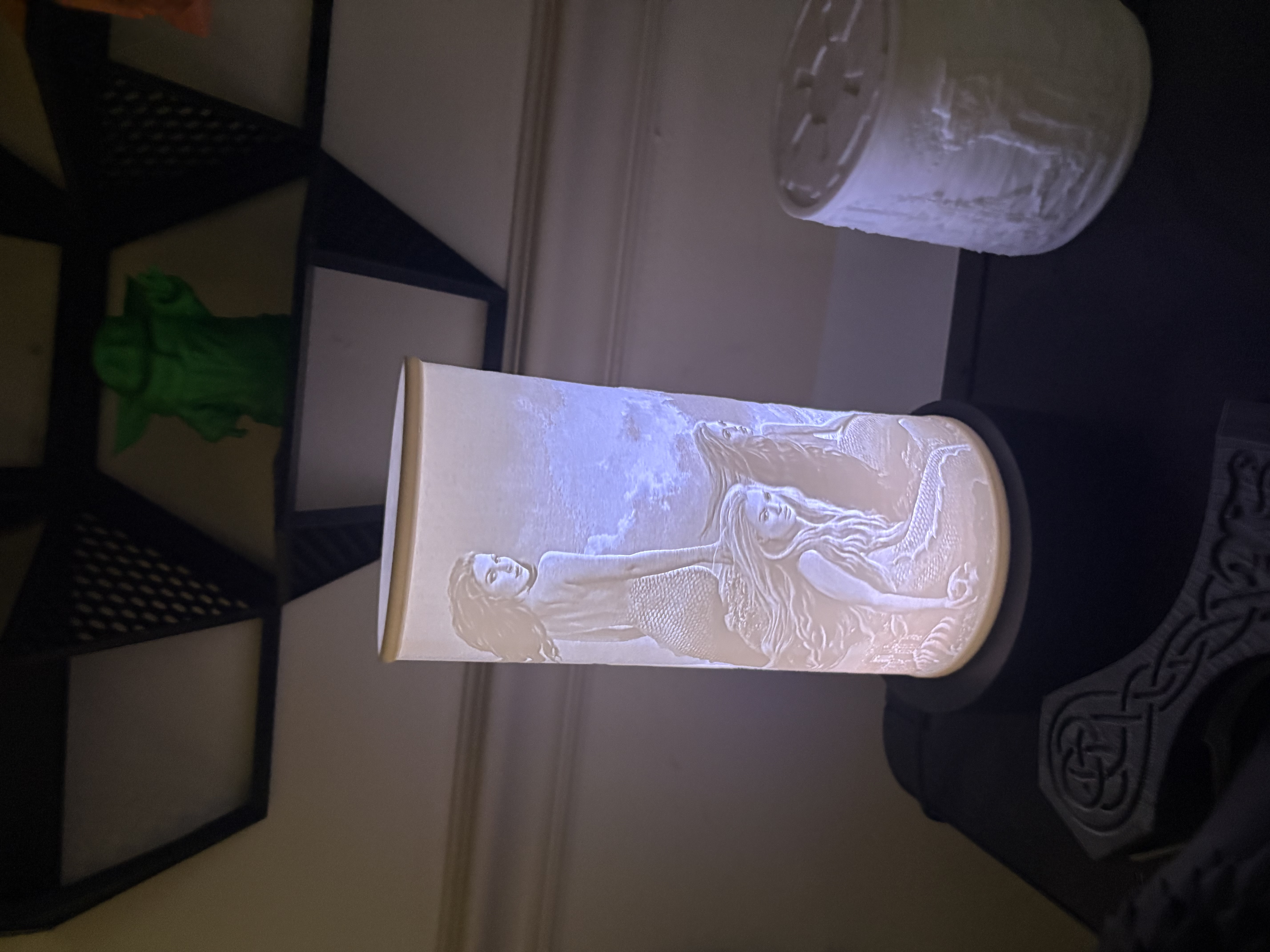Memaid lamp