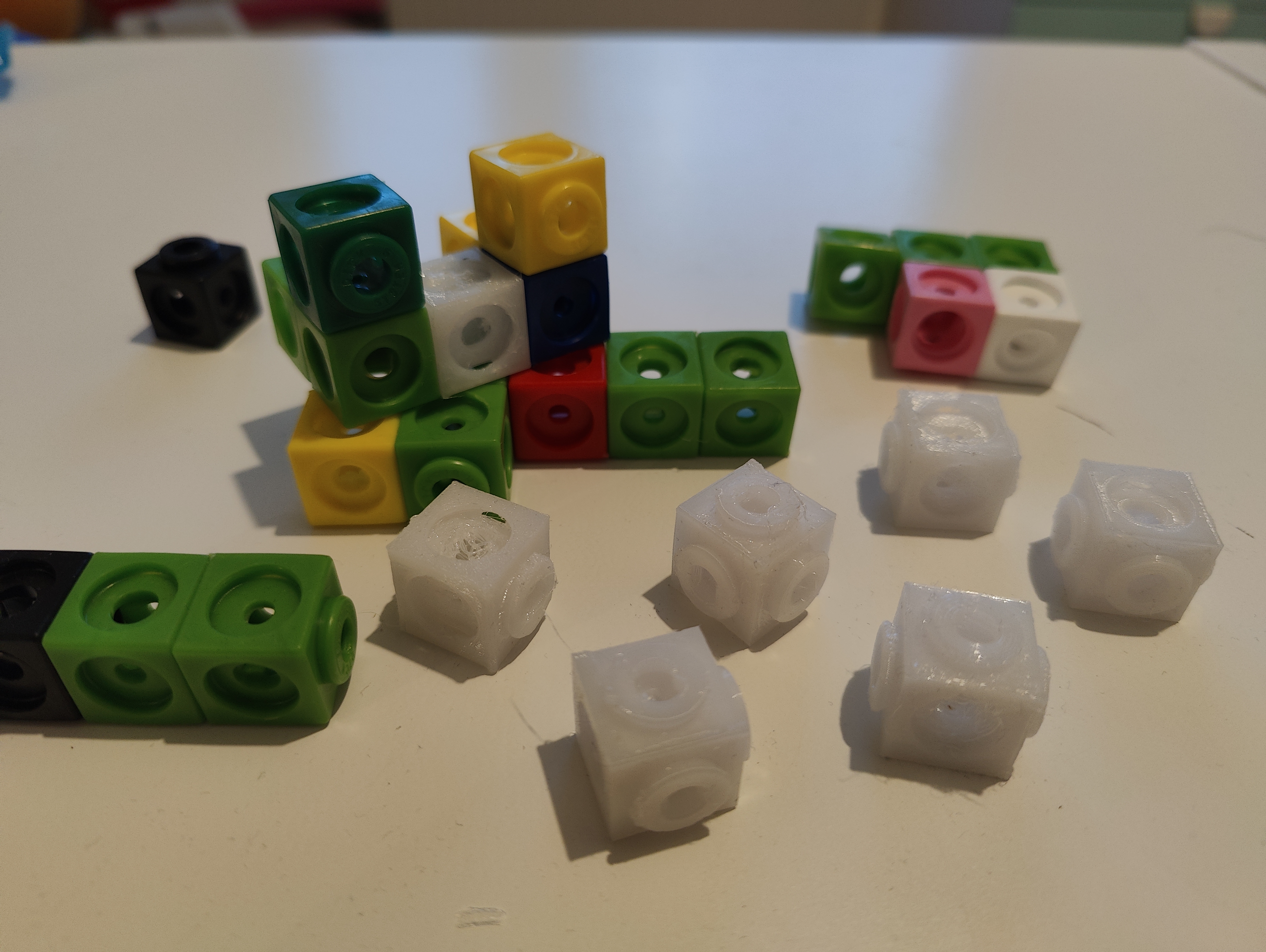 Stacking Cubes multiple nubs, comp. w/ Dick-System Steckwürfel