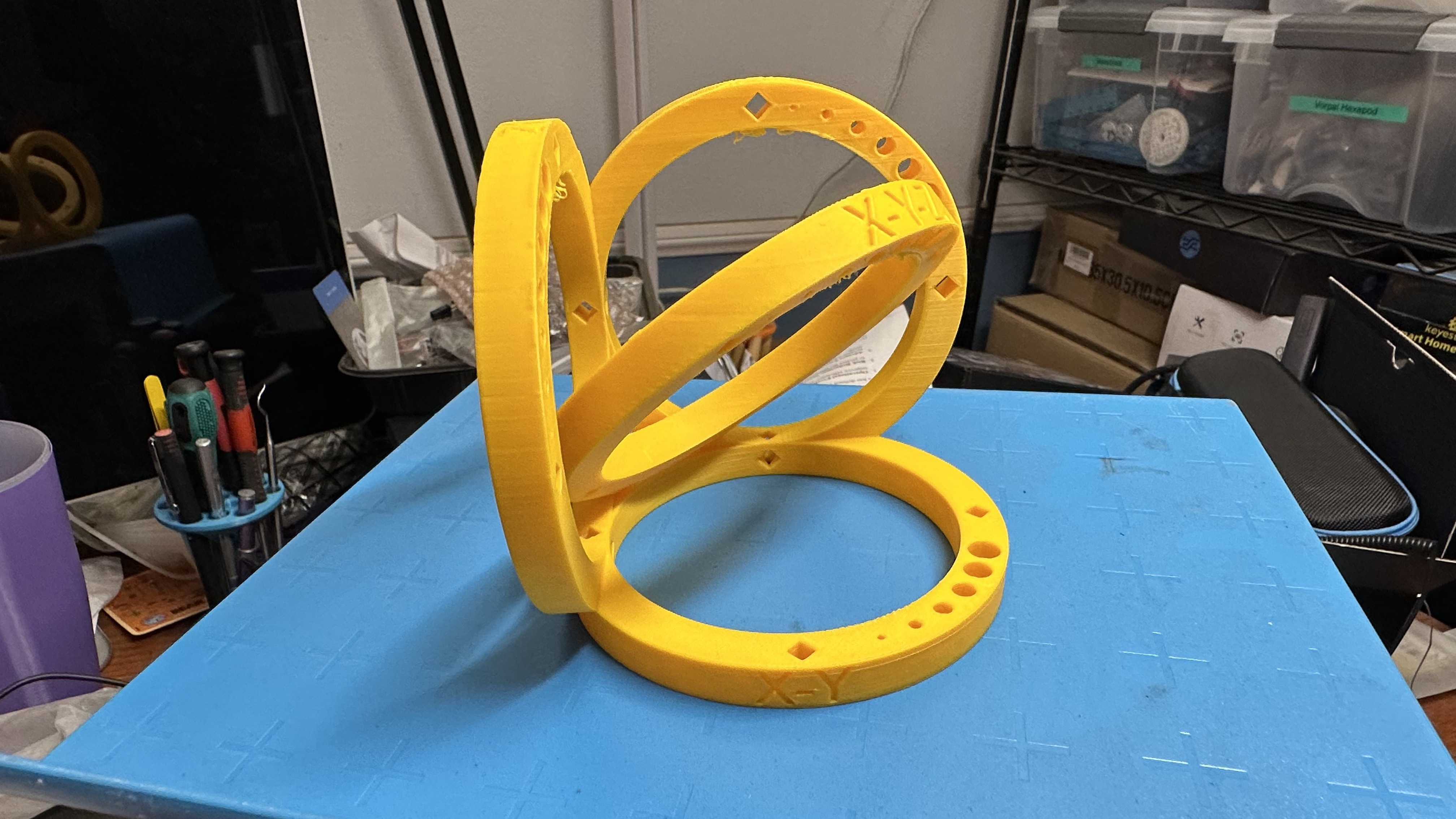 Dimensional accuracy and overhang test object - 4 loops