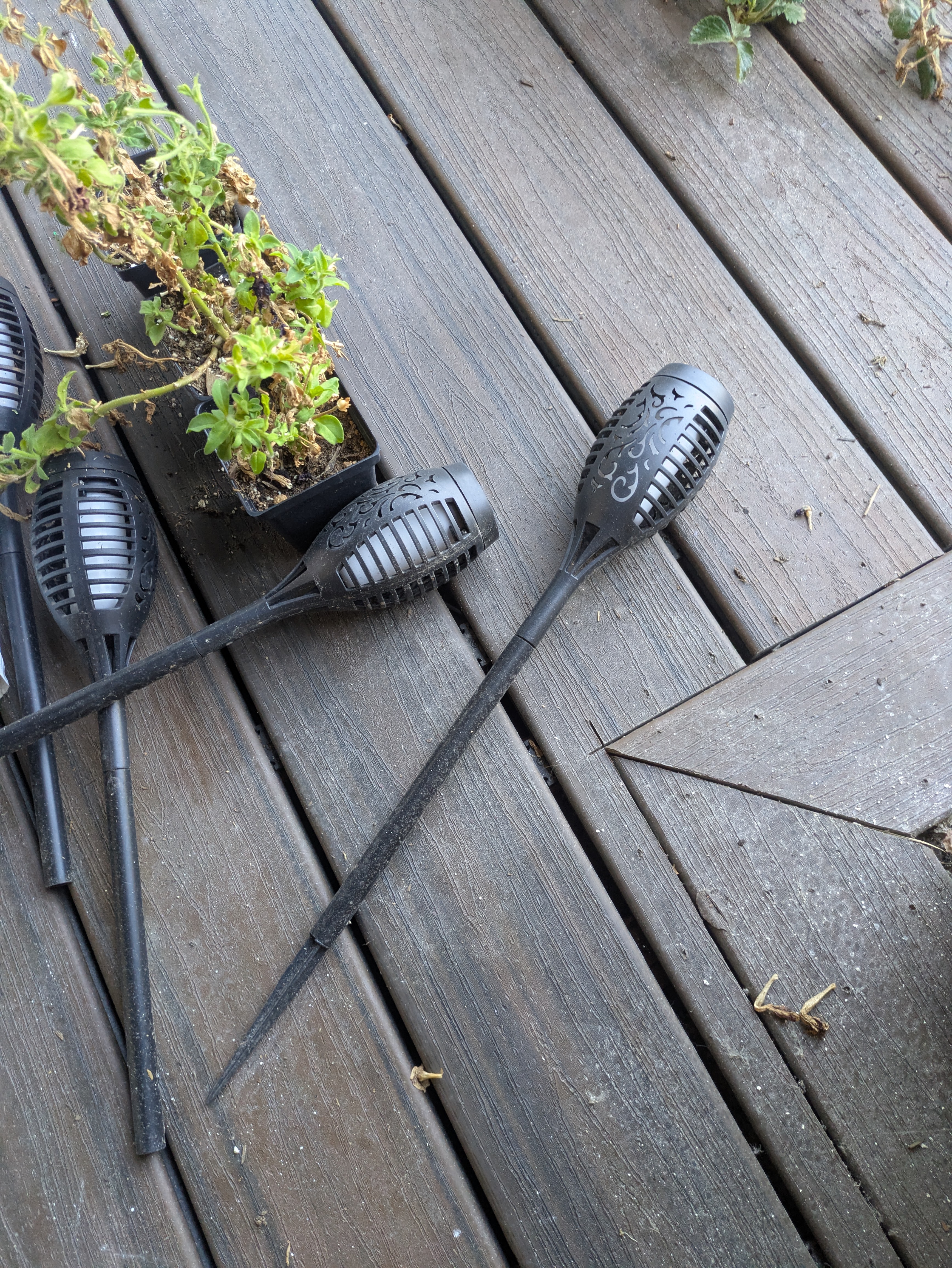 Solar Lights Outdoor, 8pack Solar Torch Light with Flickering Flame Stake