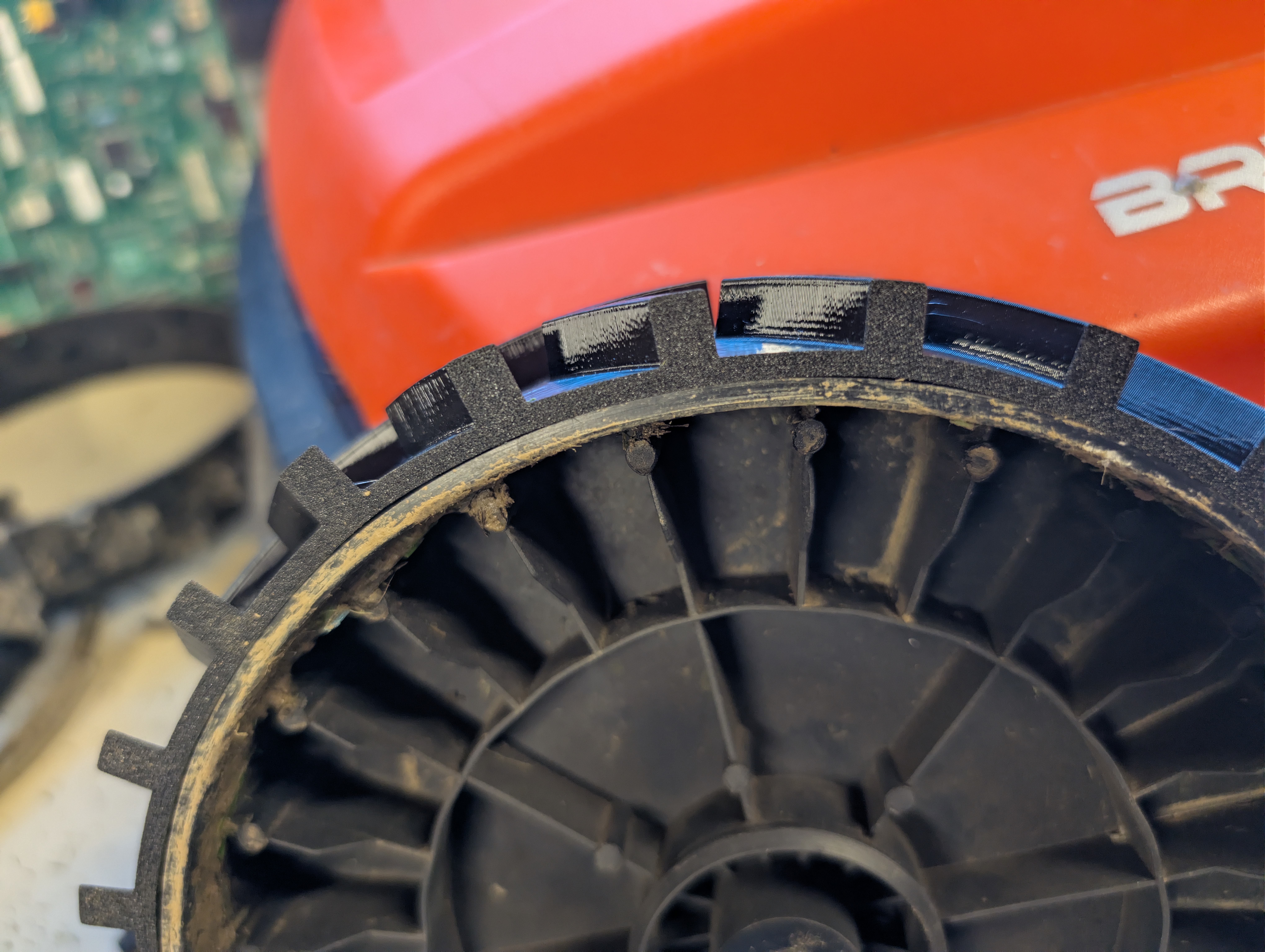 Yardforce 500/500B tire replacement 3D model