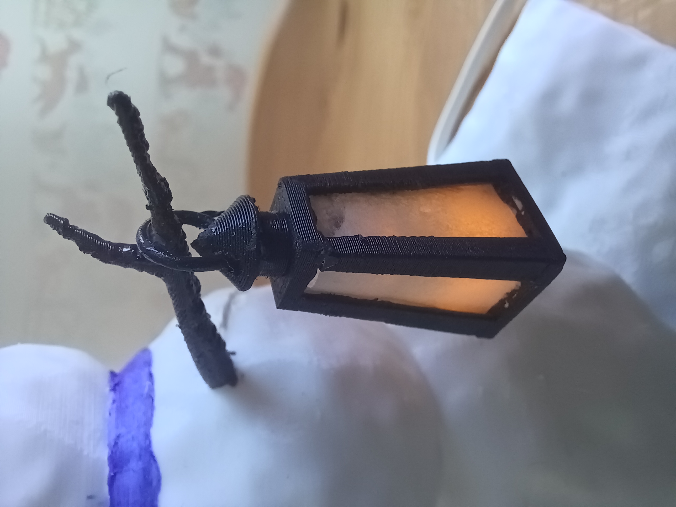 Miniatura 3 do modelo 3D Snowman with a lantern
