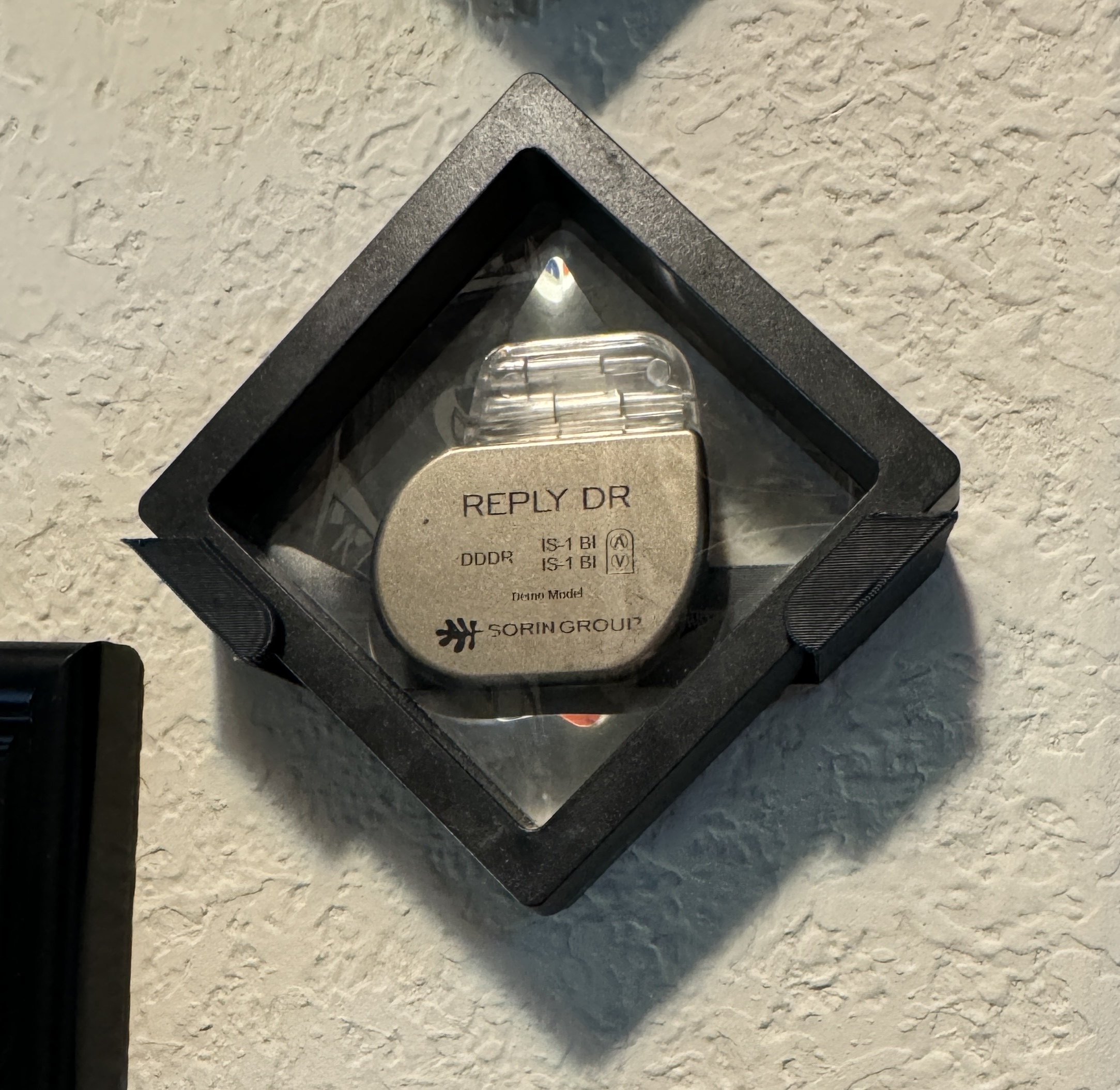 Floating Frame Display Holder Wall Mount Bracket