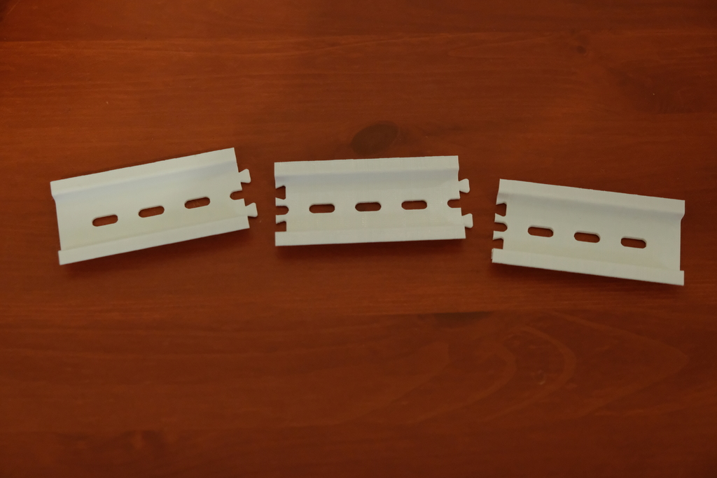 DIN Rail/Hutschiene EN 50022 with interlocks, different sizes and customizable via Fusion 360
