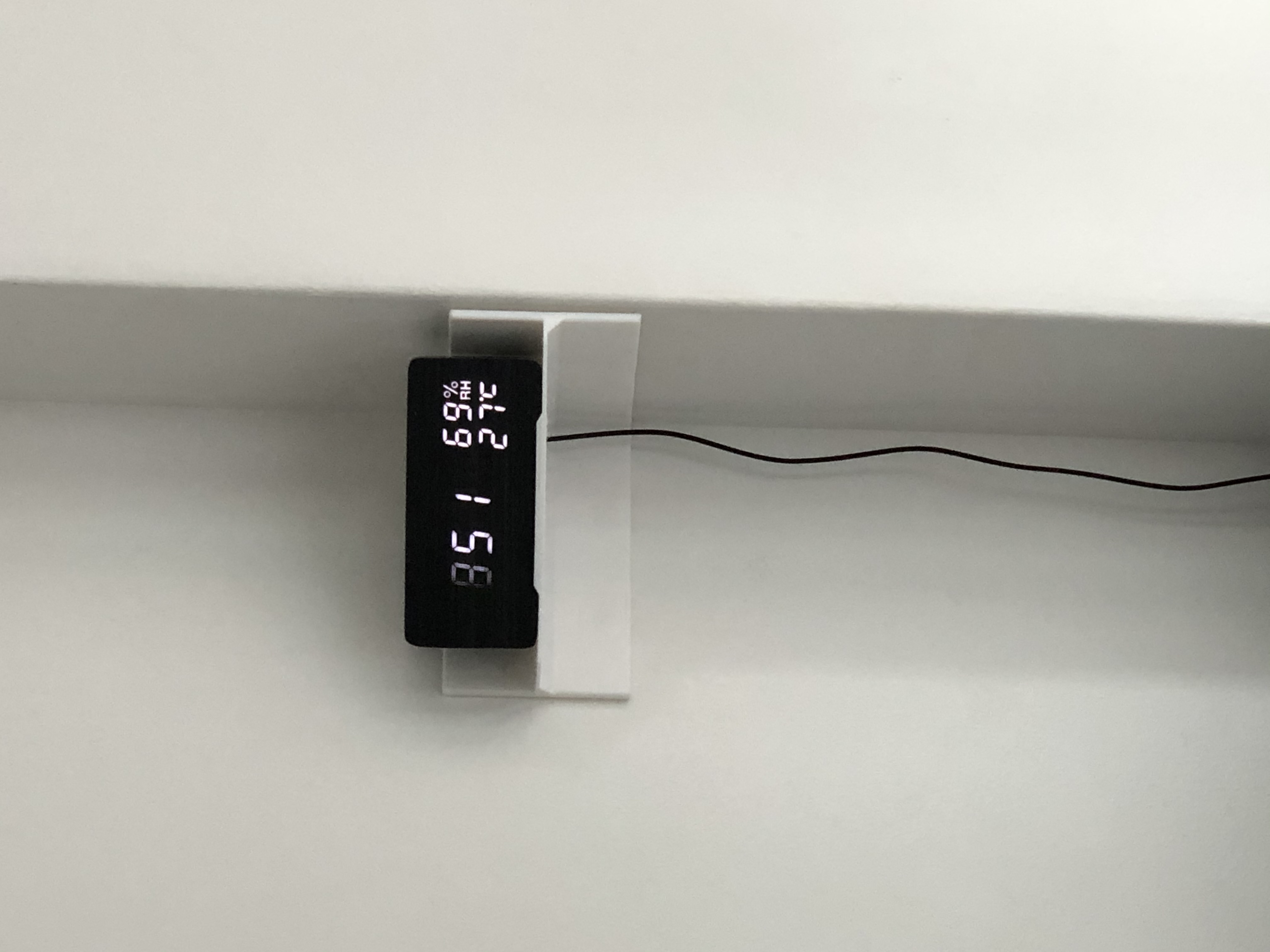 Corner shelf with hole for cable by sgmeesix Download free STL model