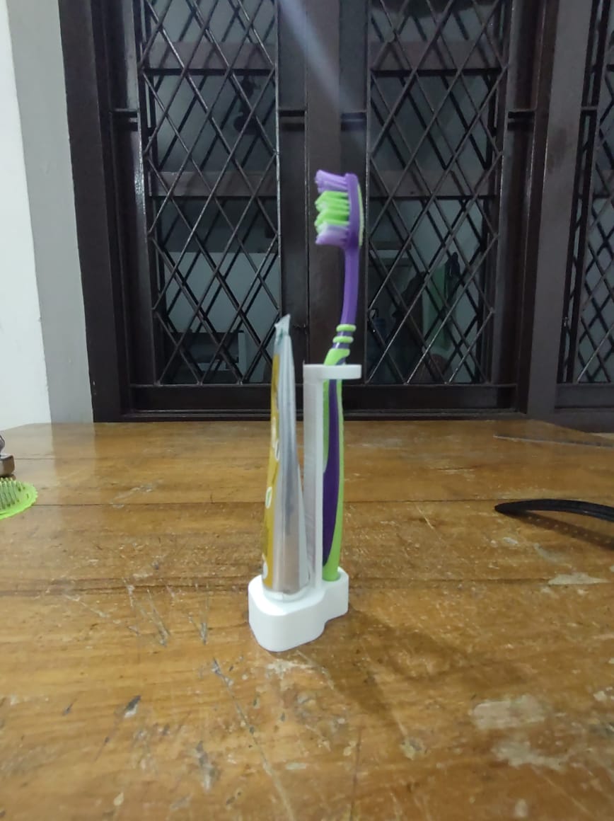 Miniatura 2 do modelo 3D Tooth brush and paste holder