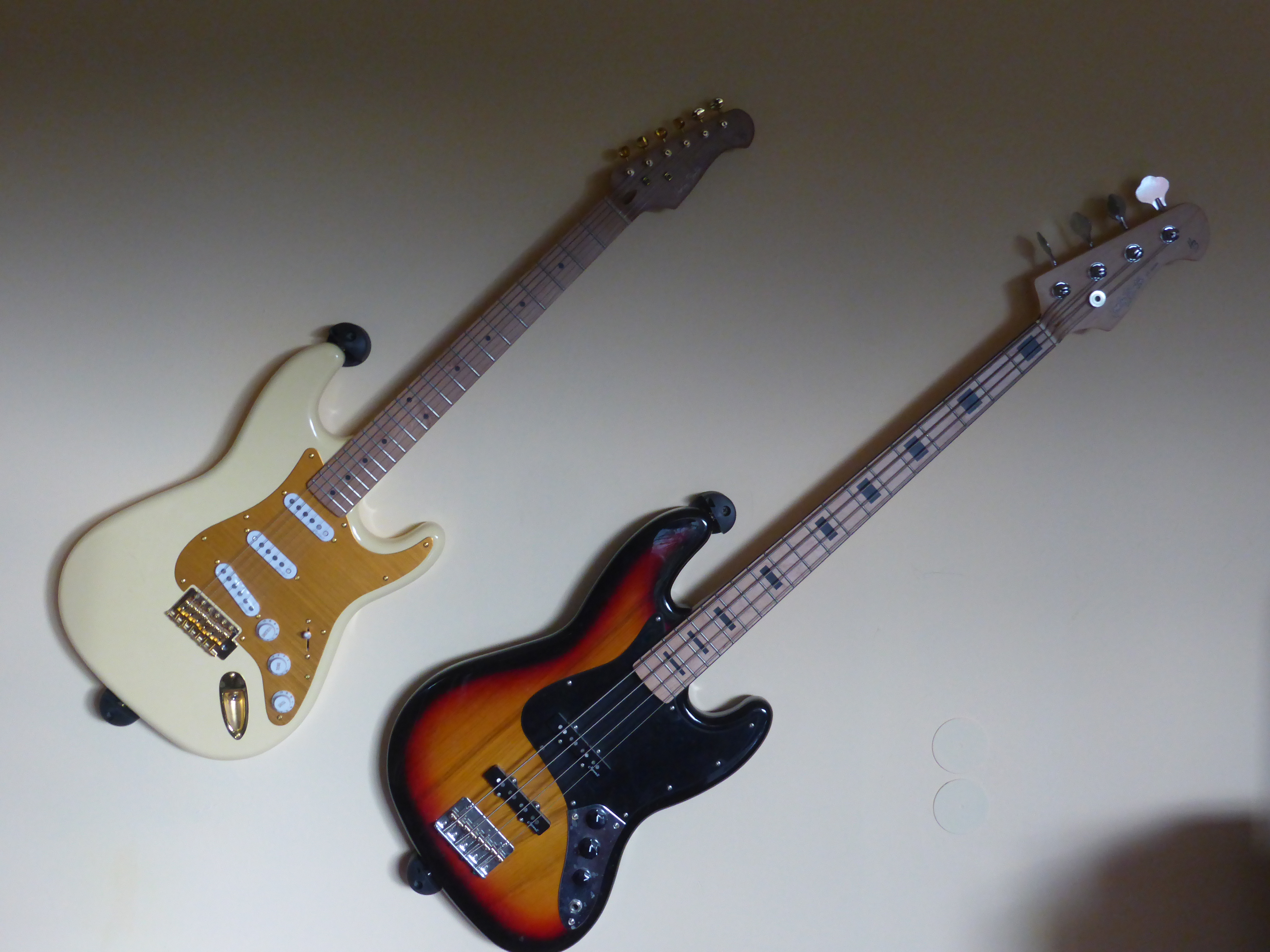 guitar wall hanger