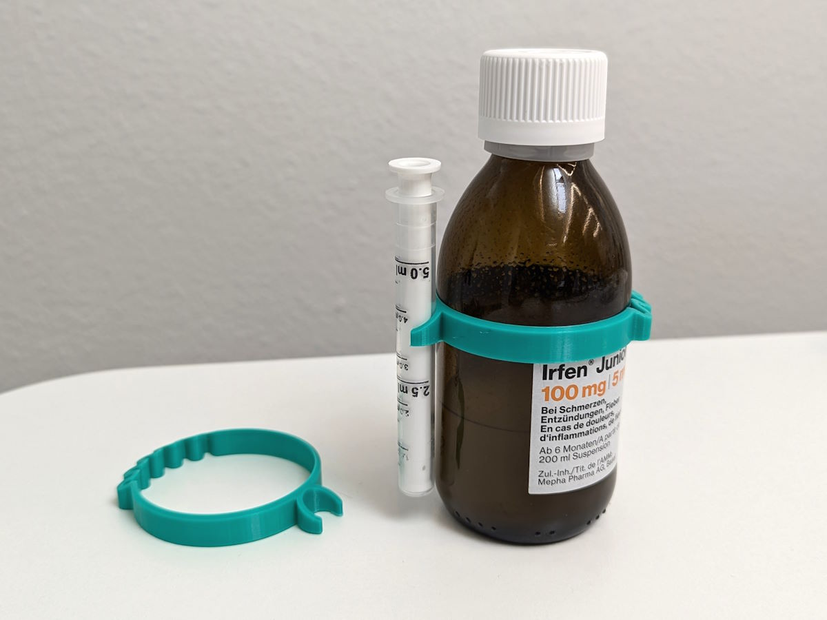 Medicine Bottle Syringe Clip