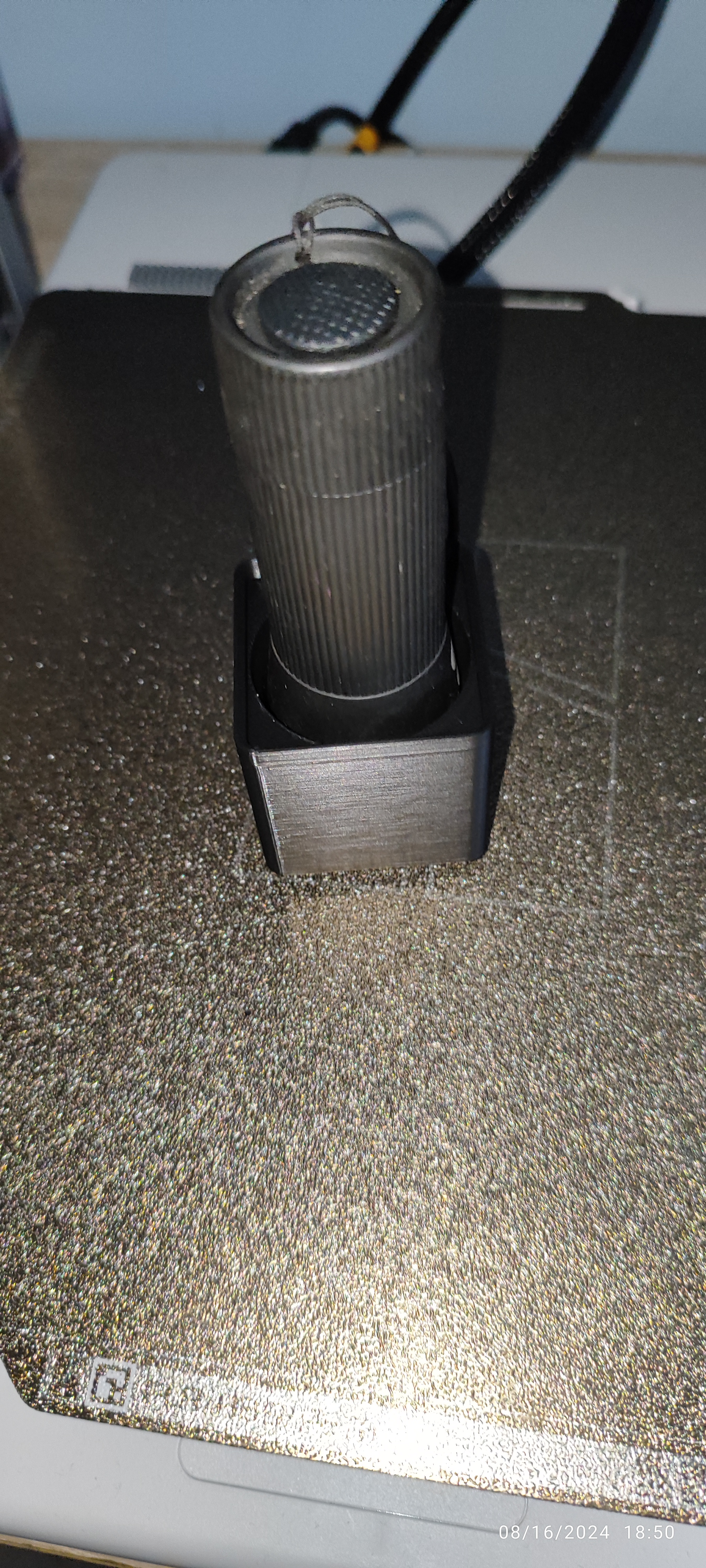 Gridfinity flashlight holder