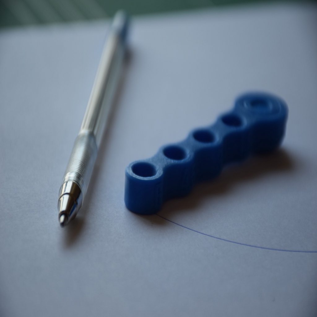 Miniatura 2 do modelo 3D Simple Compass
