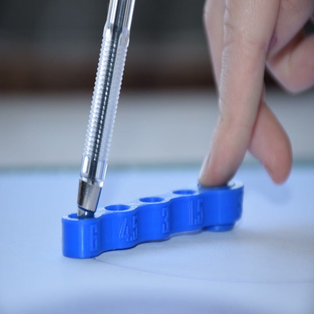 Miniatura 4 do modelo 3D Simple Compass