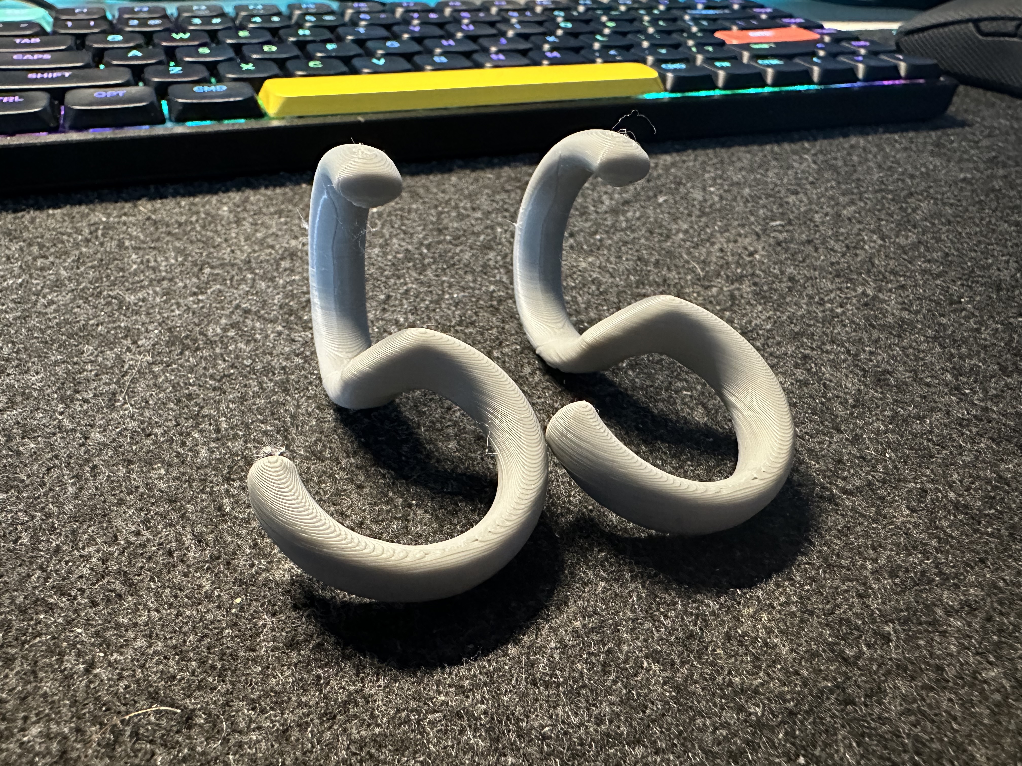 Ninety degrees ring hook