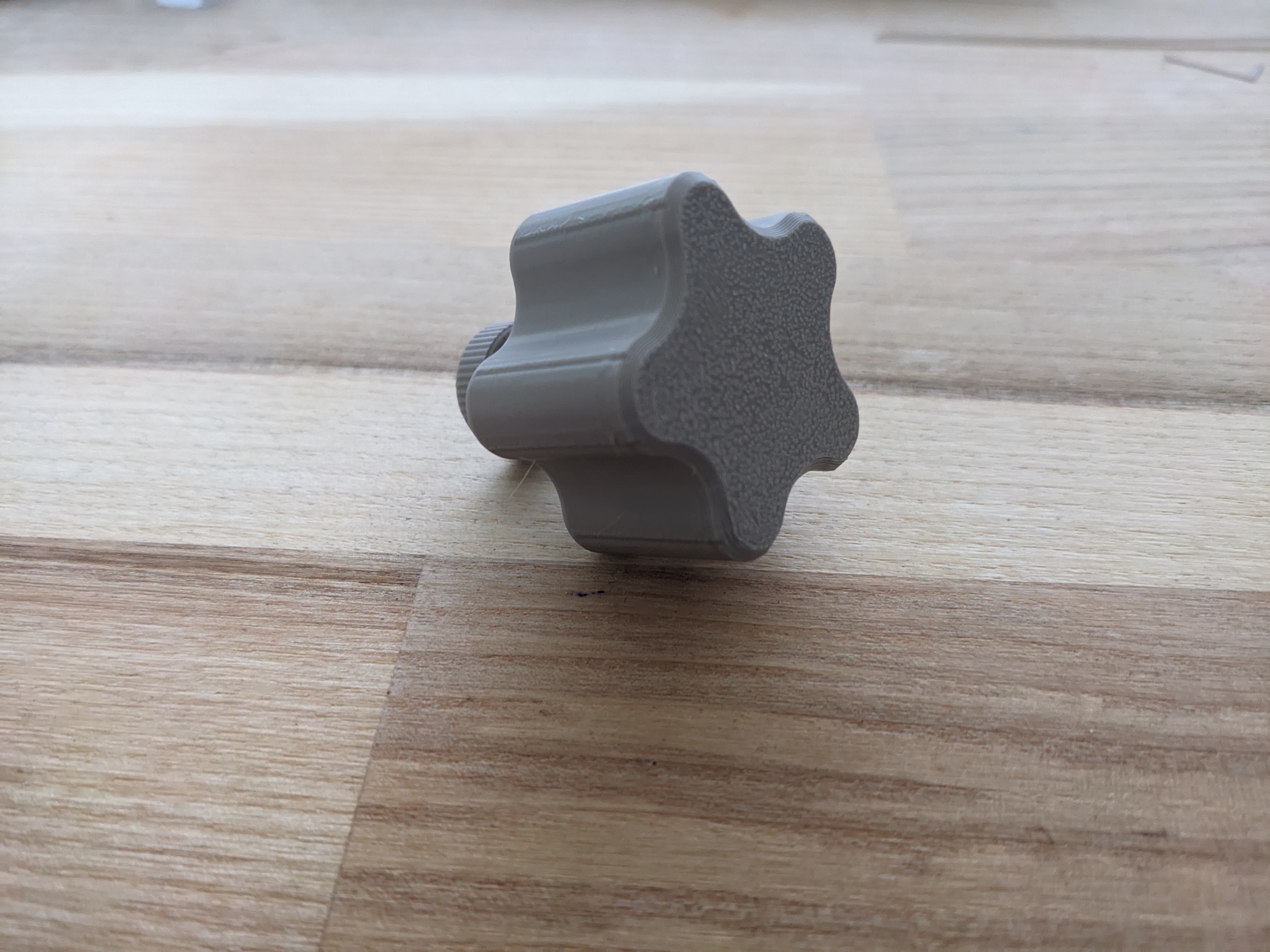 Miniatura 2 do modelo 3D Metric Star Knobs with Threaded Hole