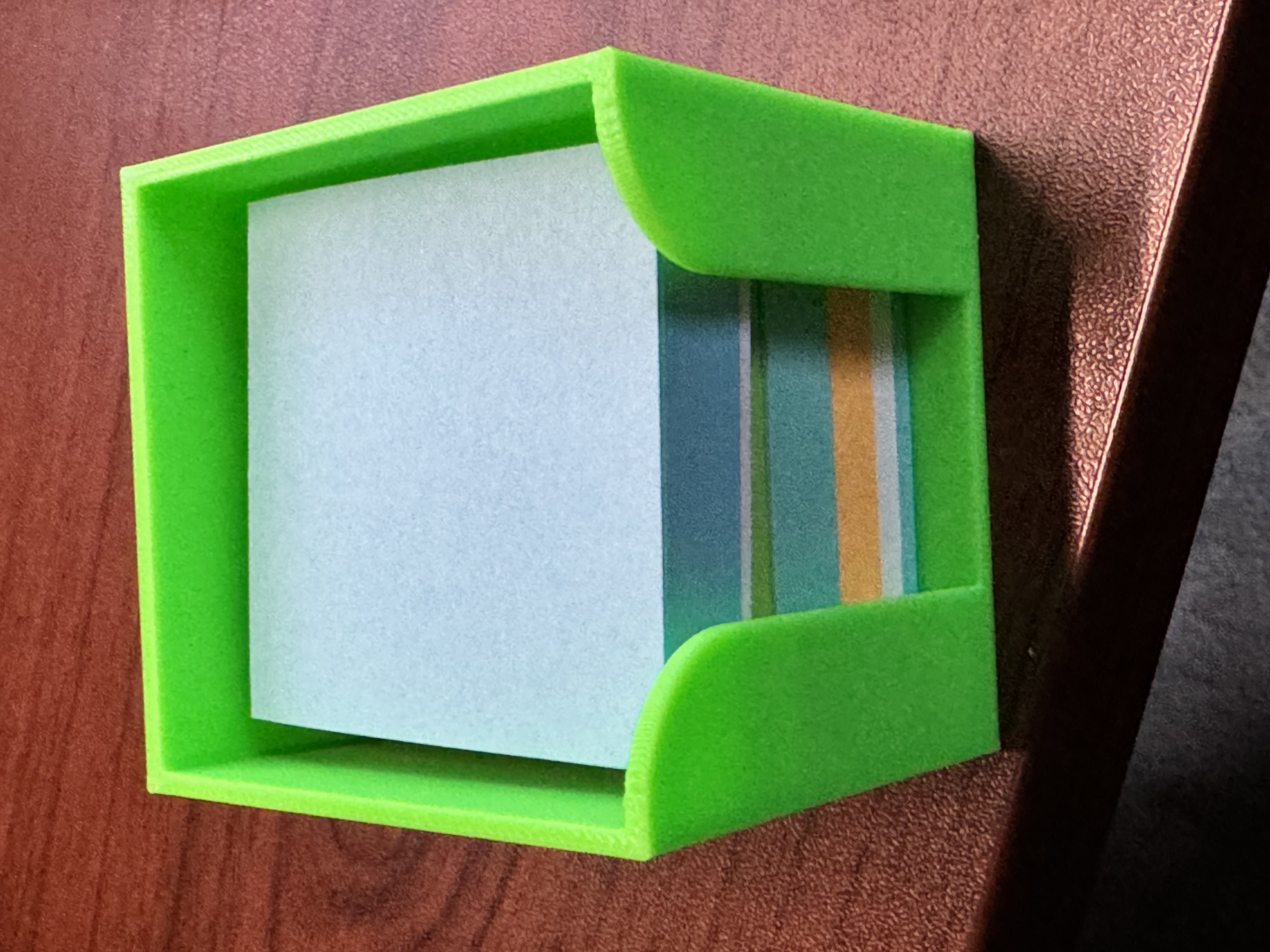 Miniatura 2 do modelo 3D Post-IT holder for "Medium" POST-IT notes, 2x2 Post-It