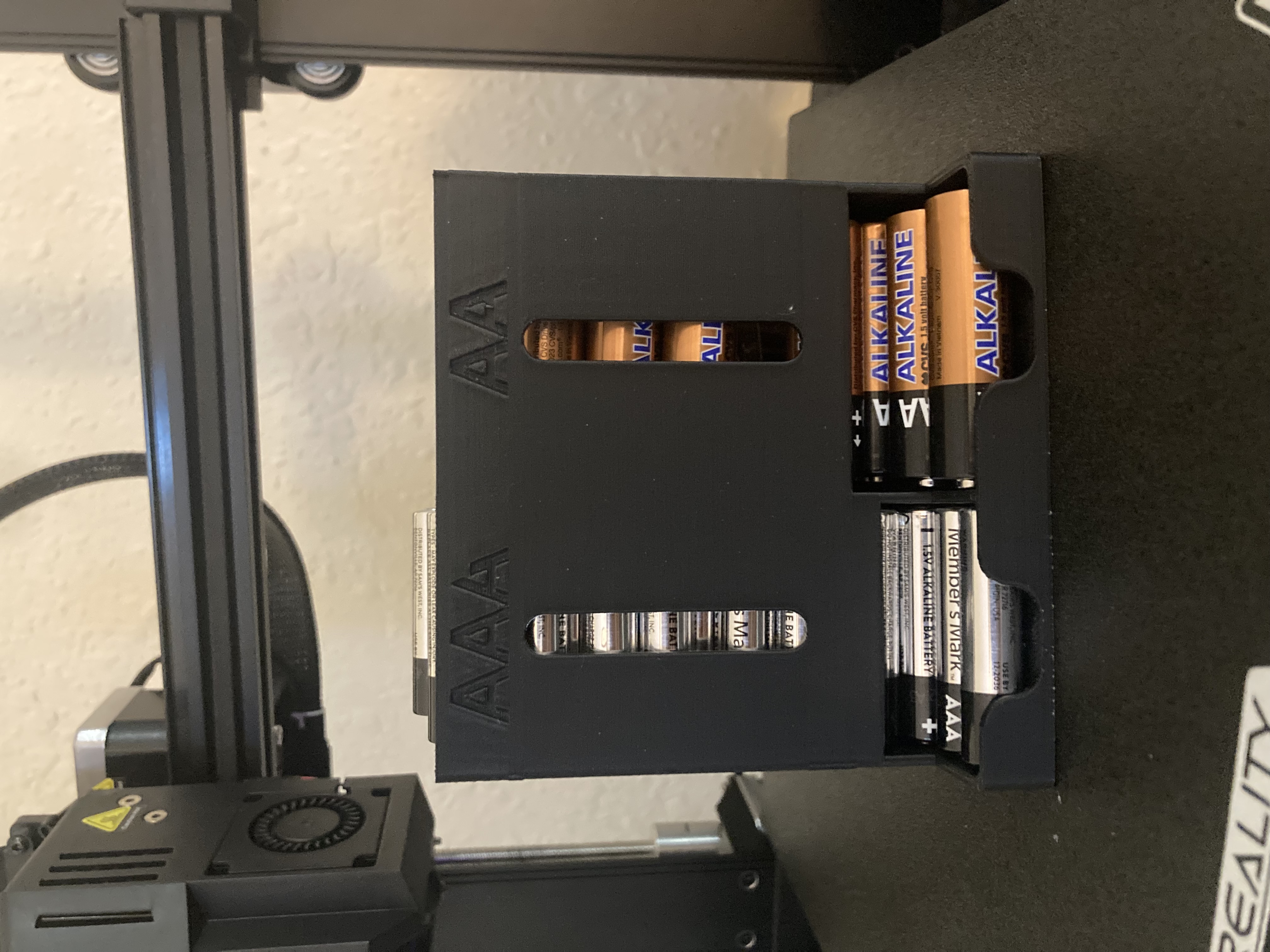 Battery Holder (AA/AAA) - Squirrely Remix 3D model thumbnail