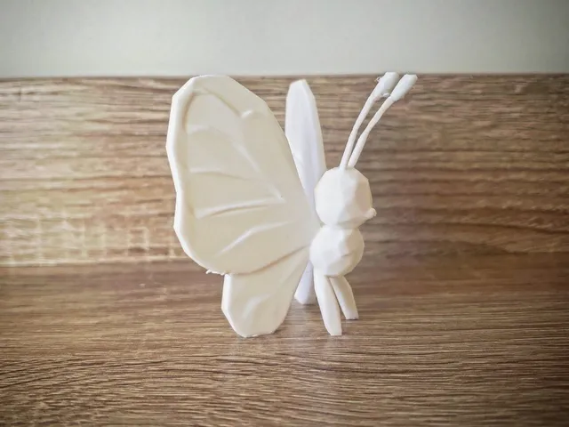 Butterfree - low poly (pokemon)