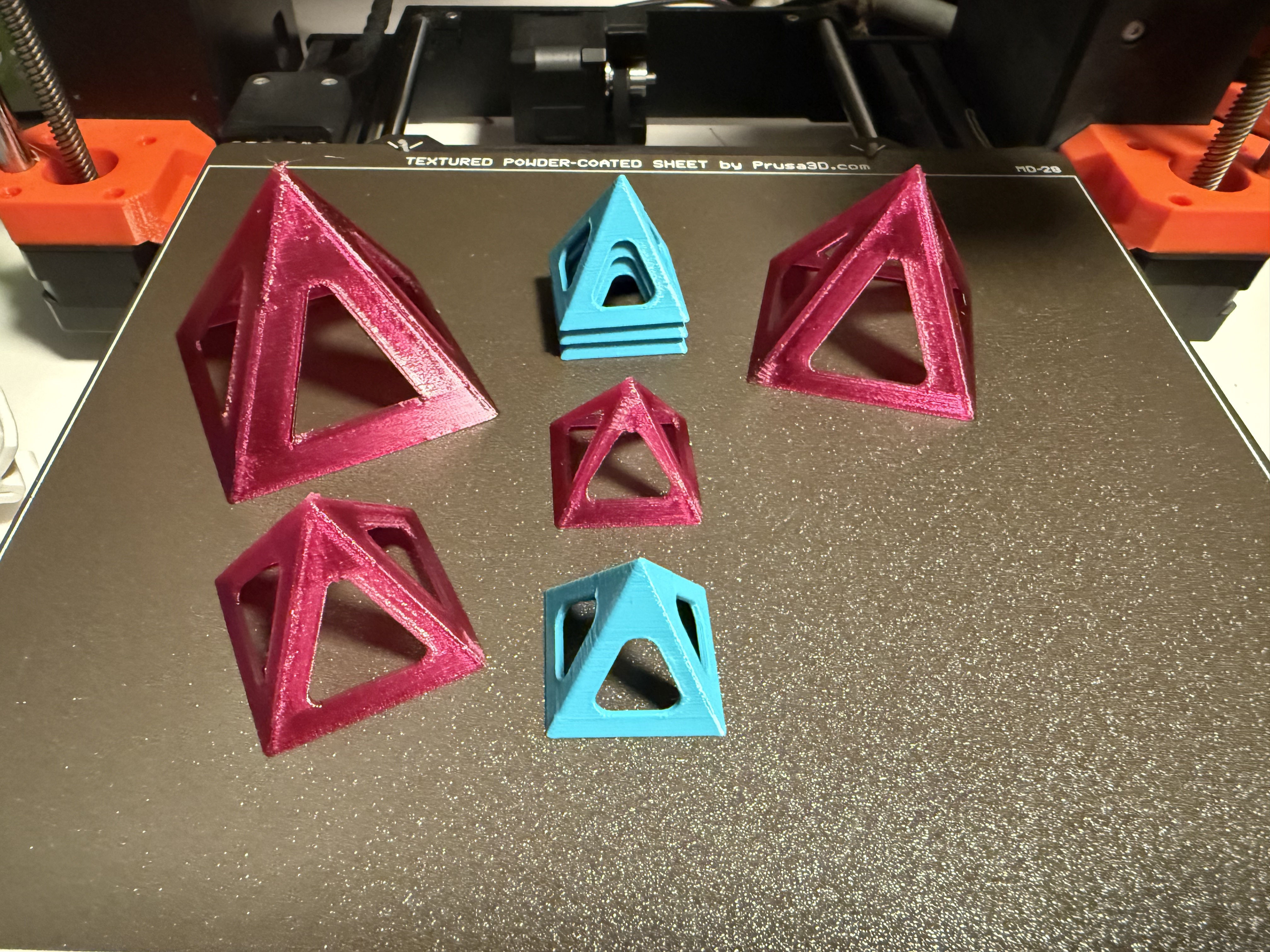 Miniatura 2 do modelo 3D Stackable Pyramid for painting
