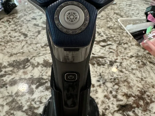 Phillips Norelco 7000 Series cordless shaver stand